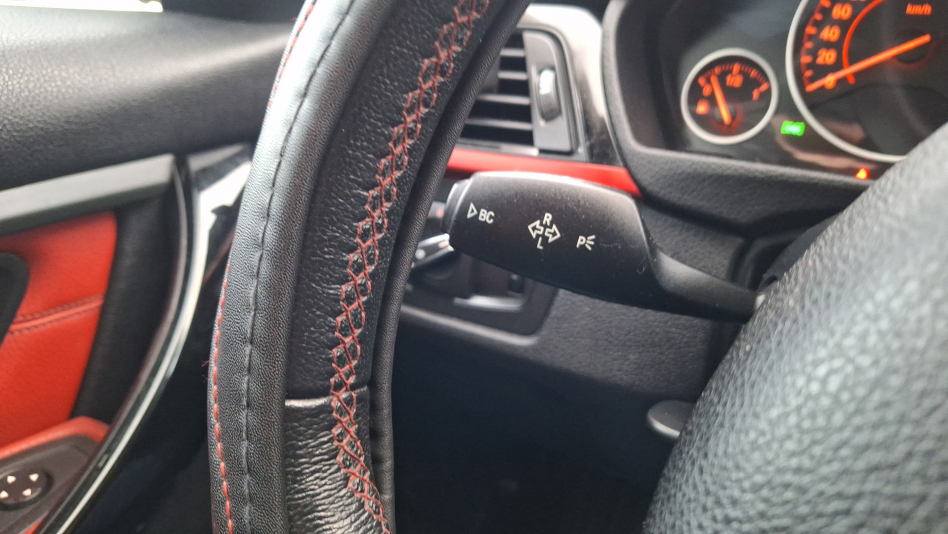 Foto van BMW 320i Ed