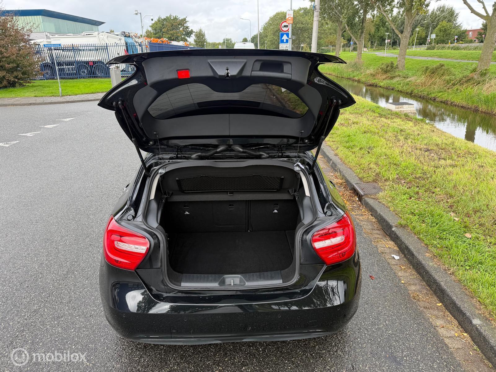 Foto van Mercedes-Benz A 180