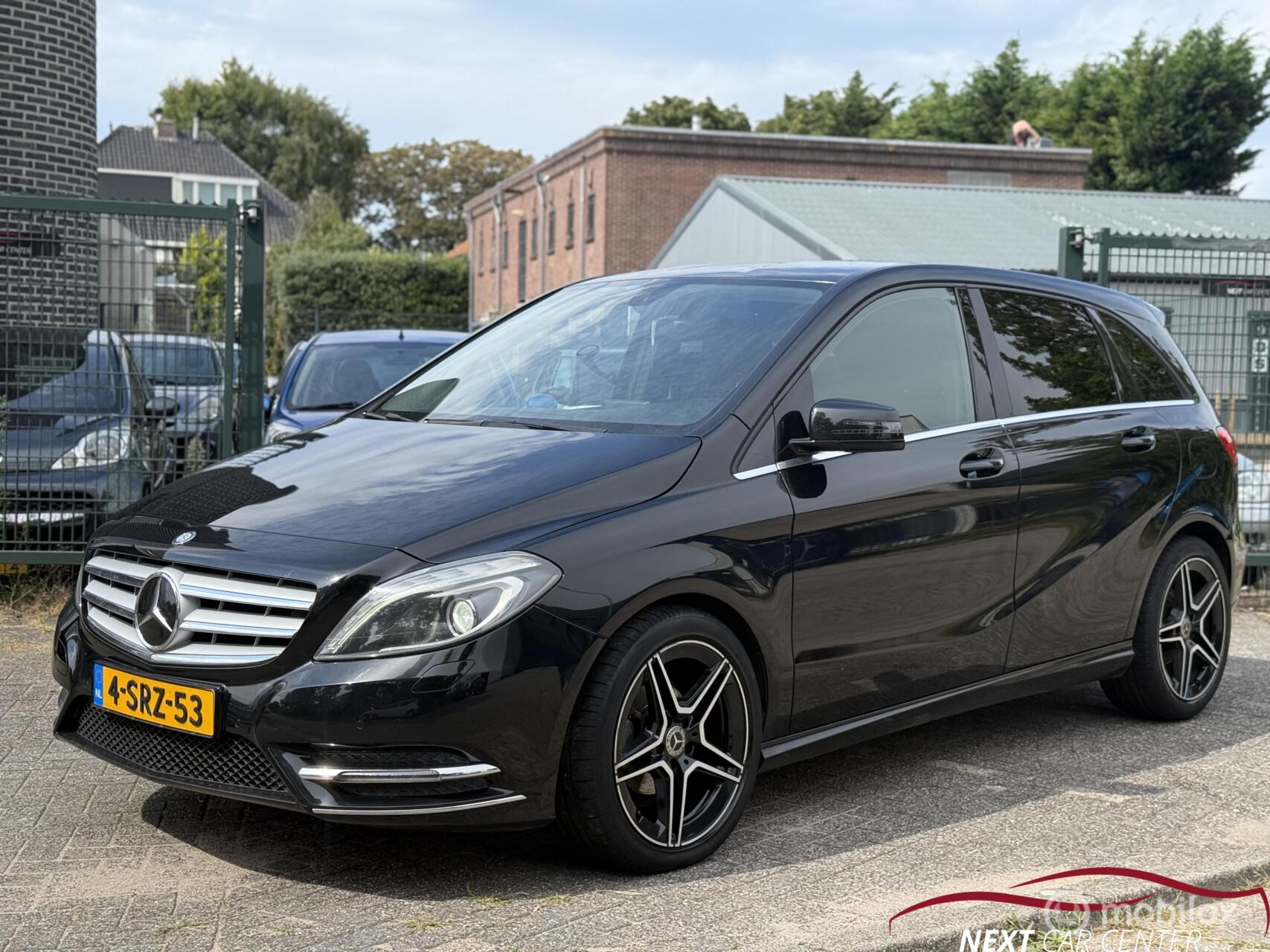 Mercedes-Benz B-klasse 180 Ambition AUTOMAAT 2013 - voorkant