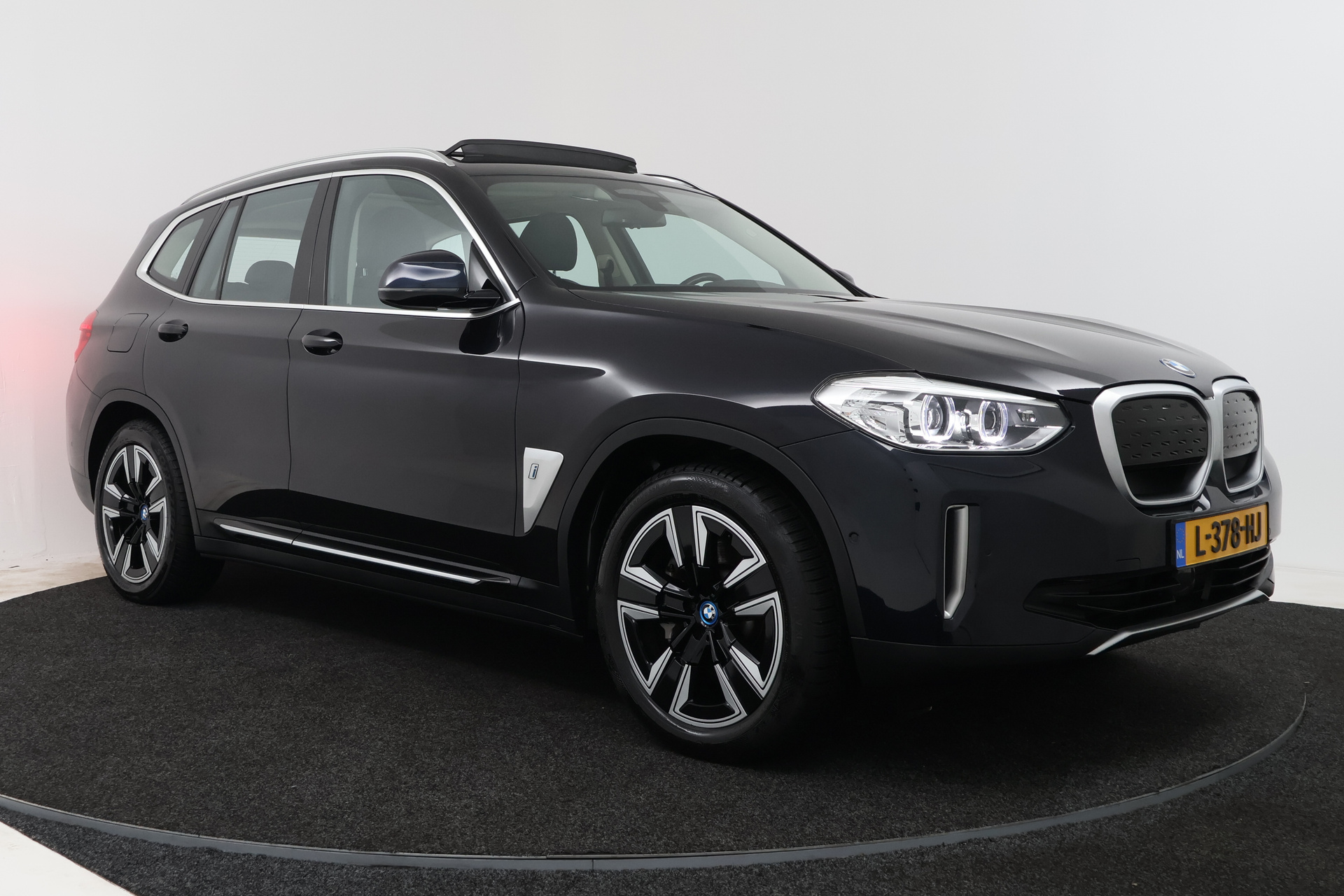 Foto van BMW Ix3