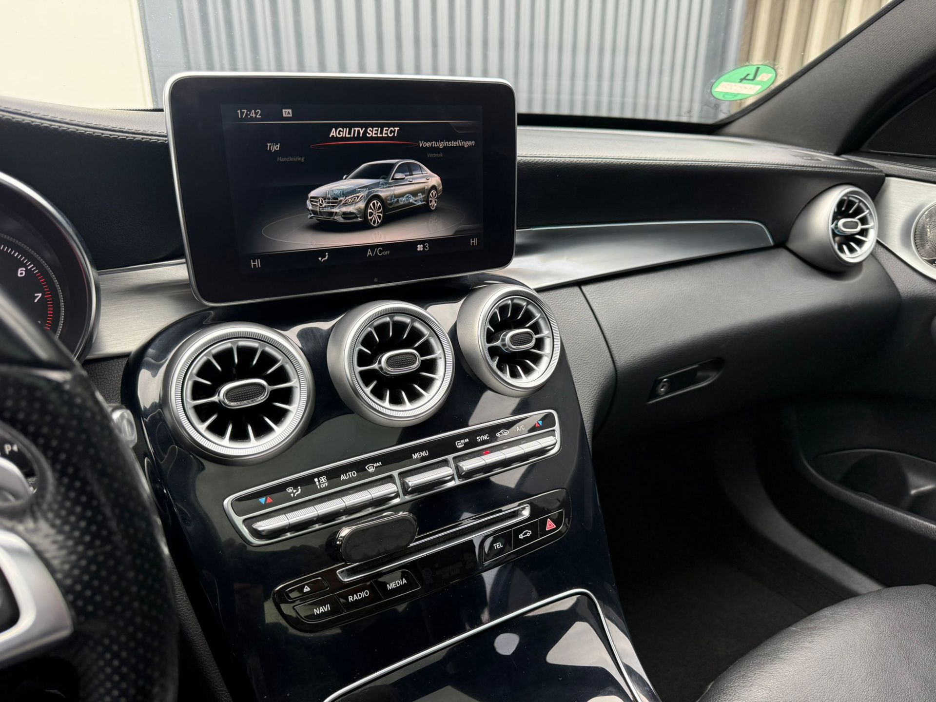 Foto van Mercedes-Benz C 200