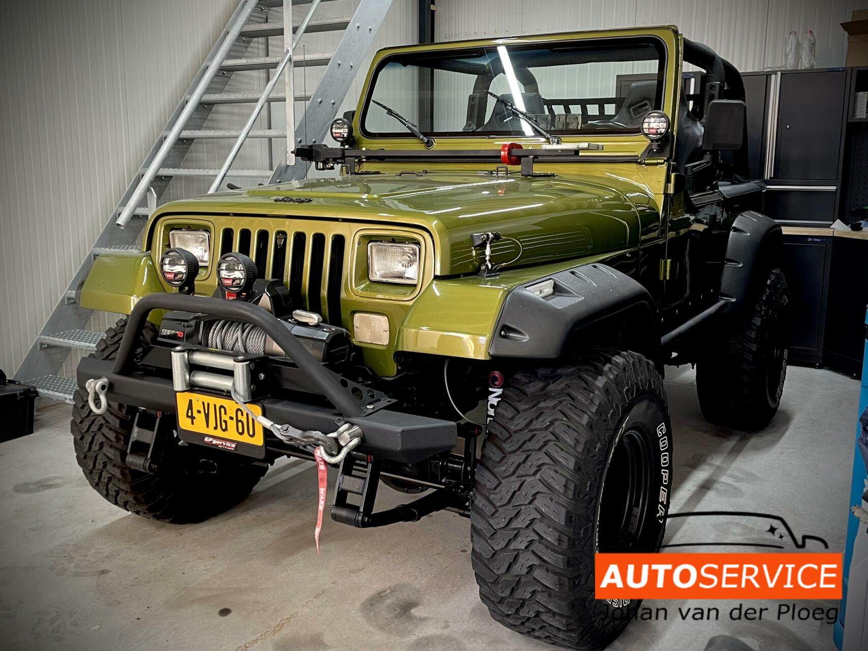 Jeep Wrangler 5.7 V8 Softtop 1990 - voorkant