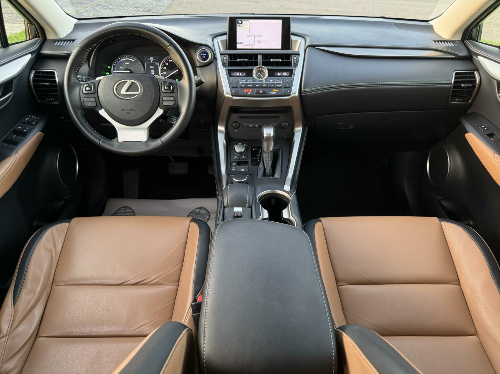 Foto van Lexus NX