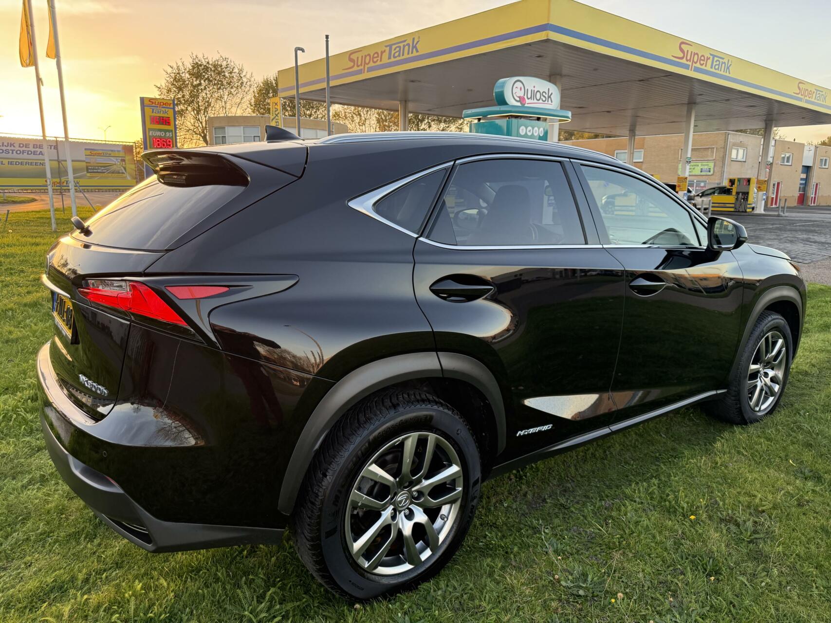 Foto van Lexus NX