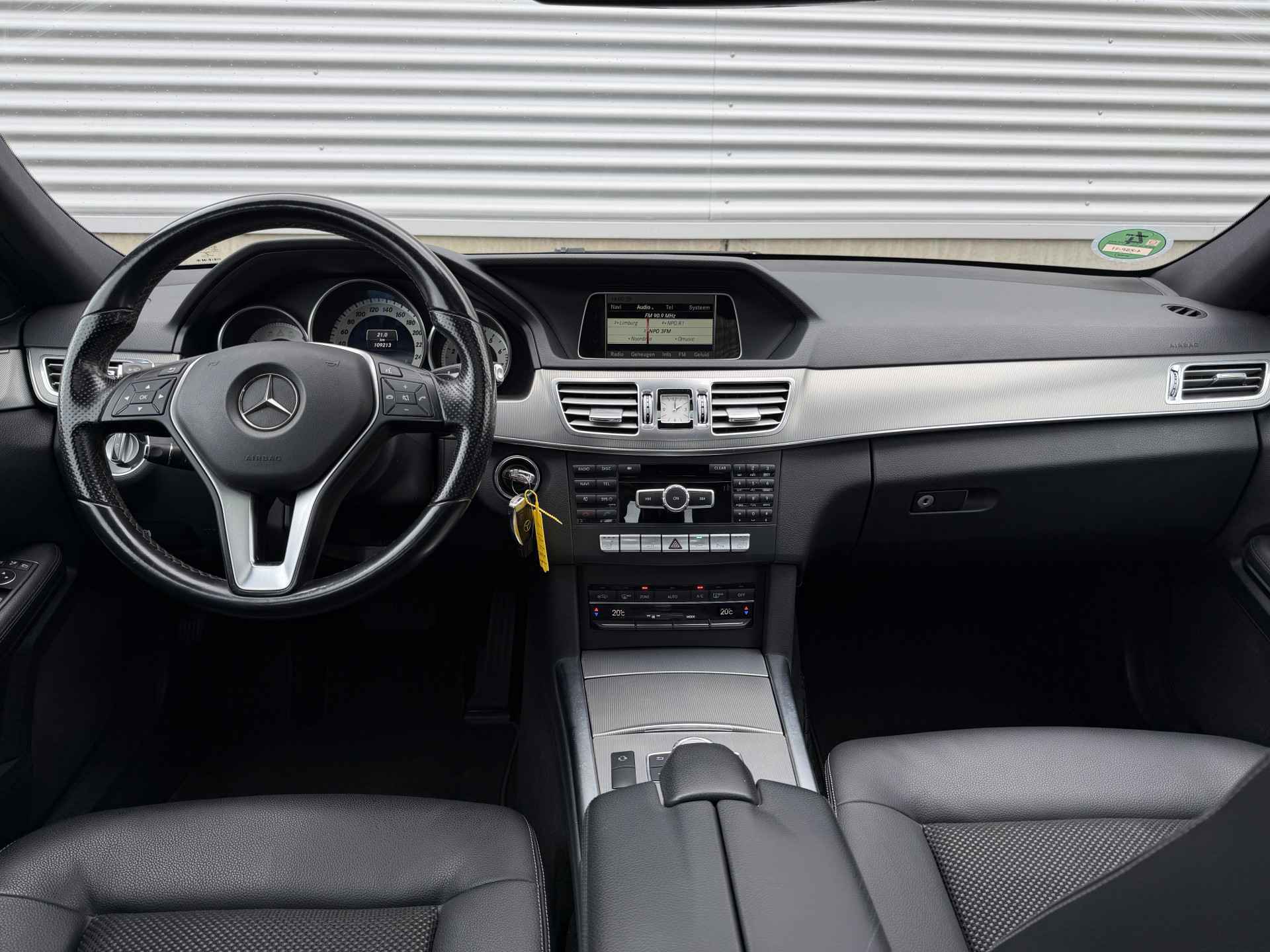 Foto van Mercedes-Benz E 200