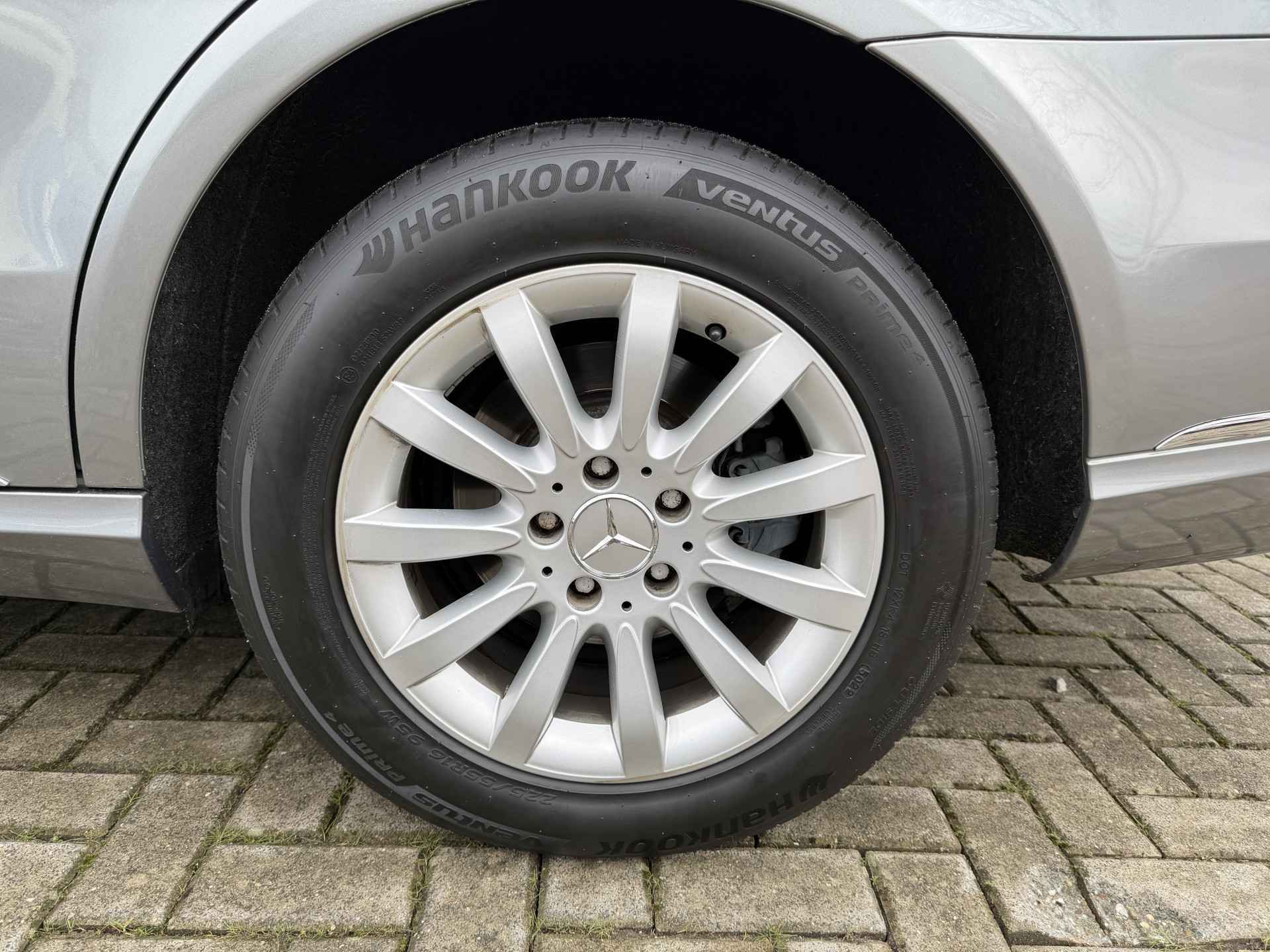 Foto van Mercedes-Benz E 200