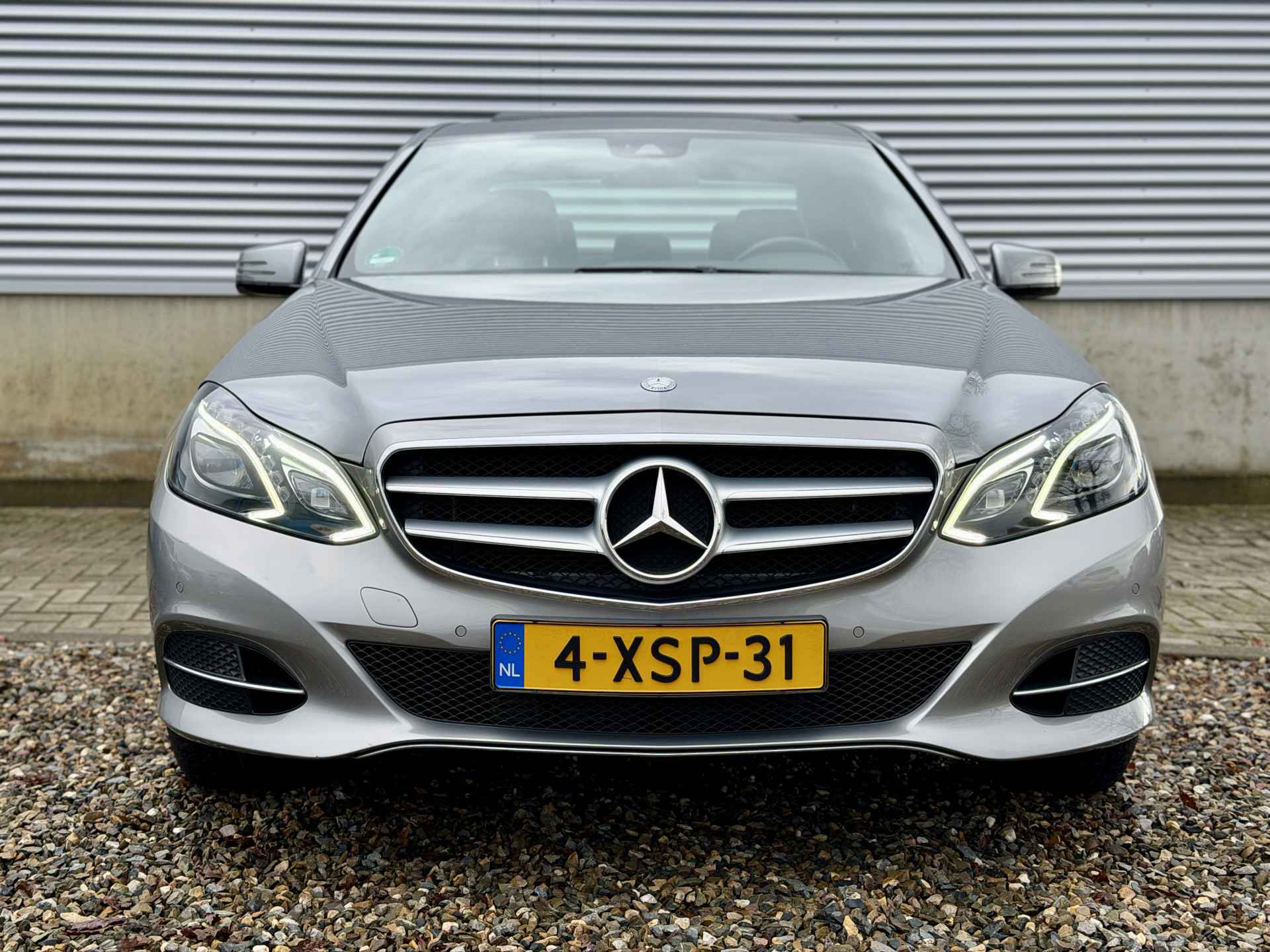 Foto van Mercedes-Benz E 200