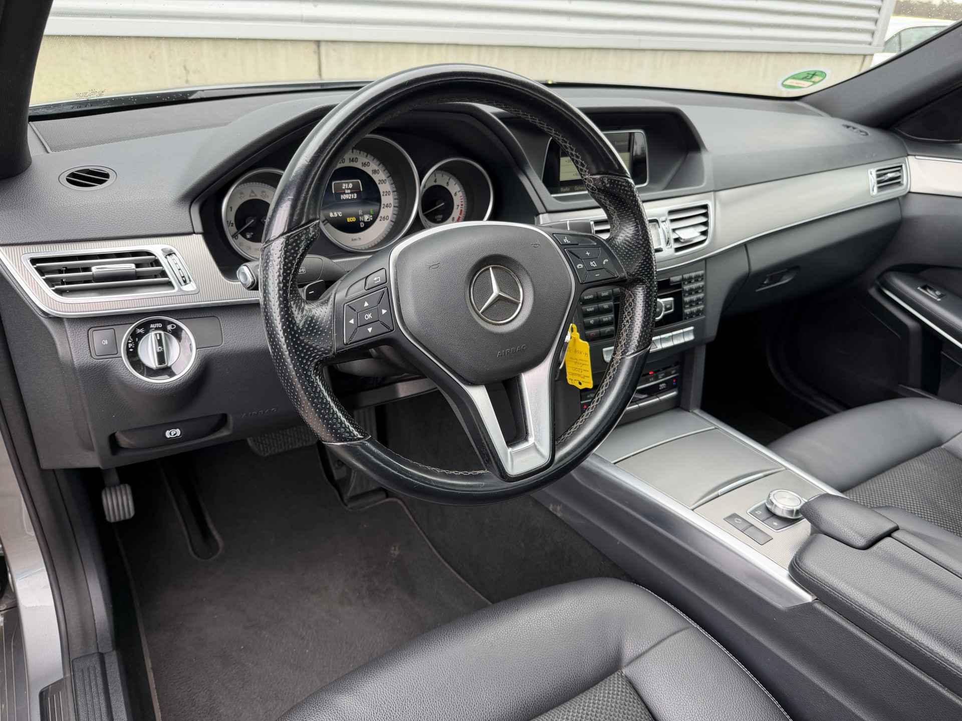 Foto van Mercedes-Benz E 200
