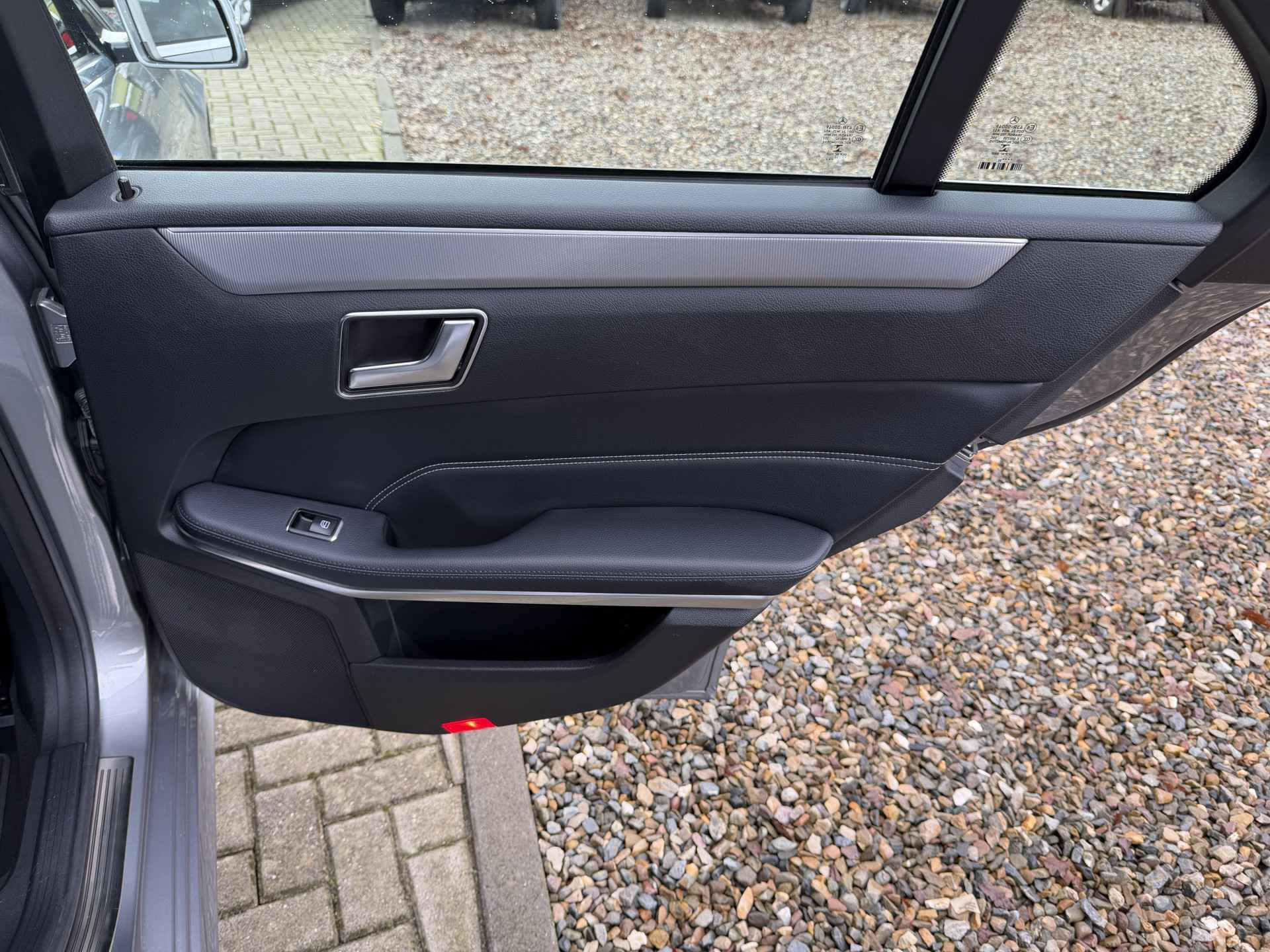 Foto van Mercedes-Benz E 200