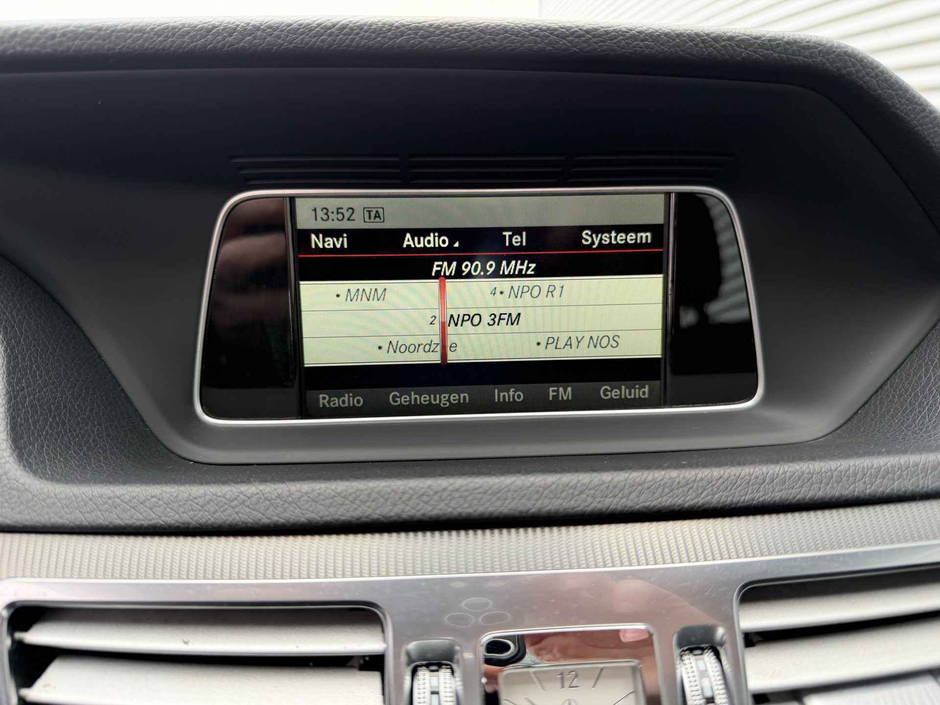 Foto van Mercedes-Benz E 200