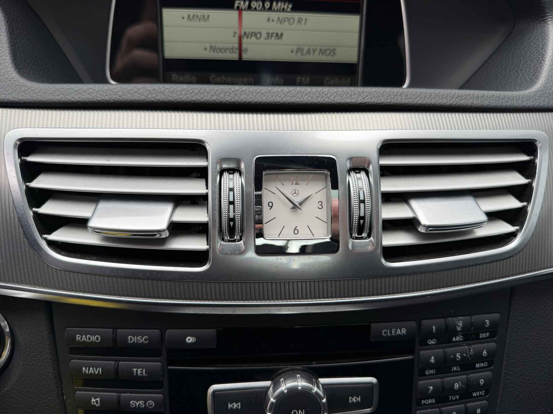 Foto van Mercedes-Benz E 200