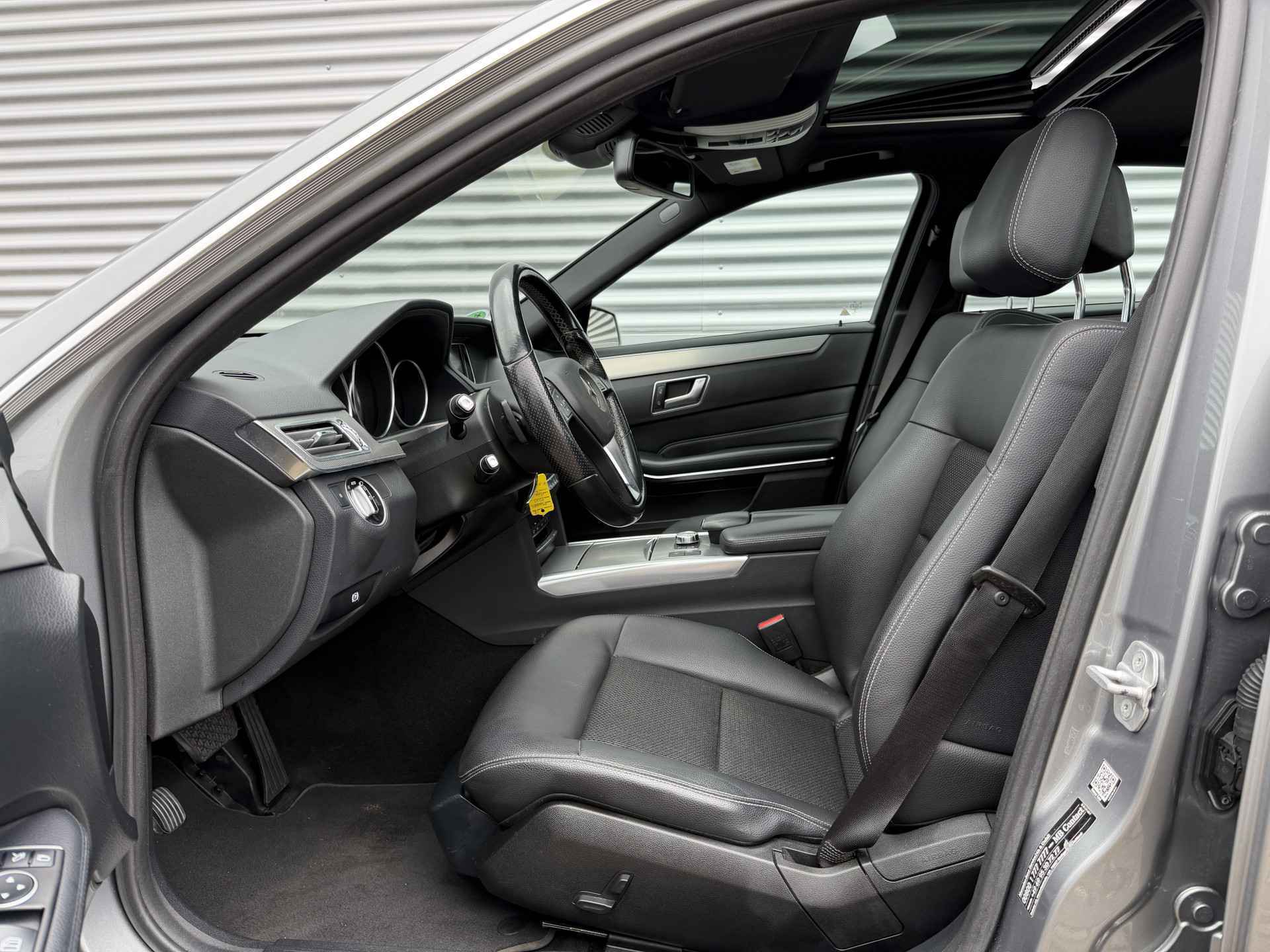 Foto van Mercedes-Benz E 200