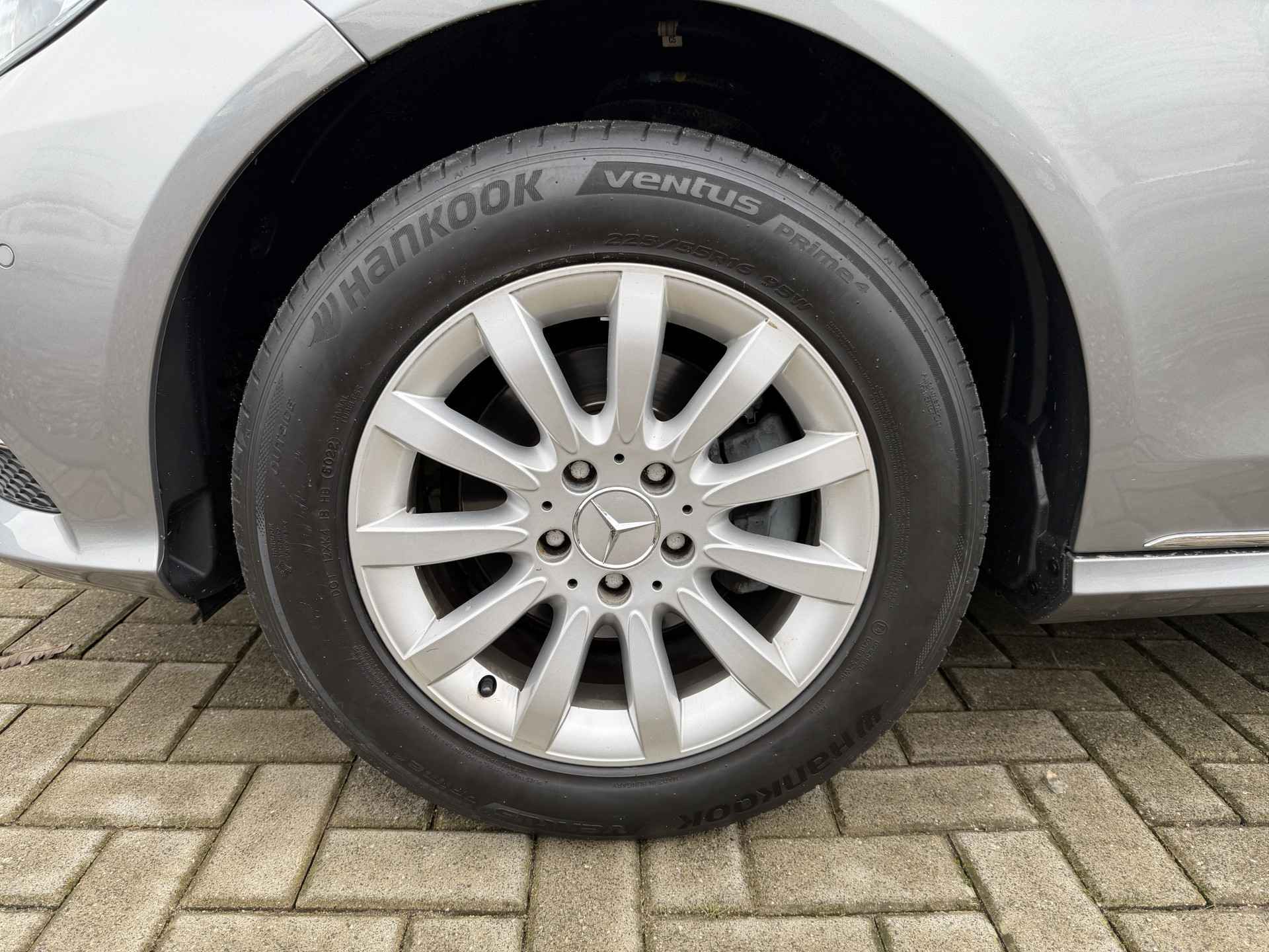 Foto van Mercedes-Benz E 200