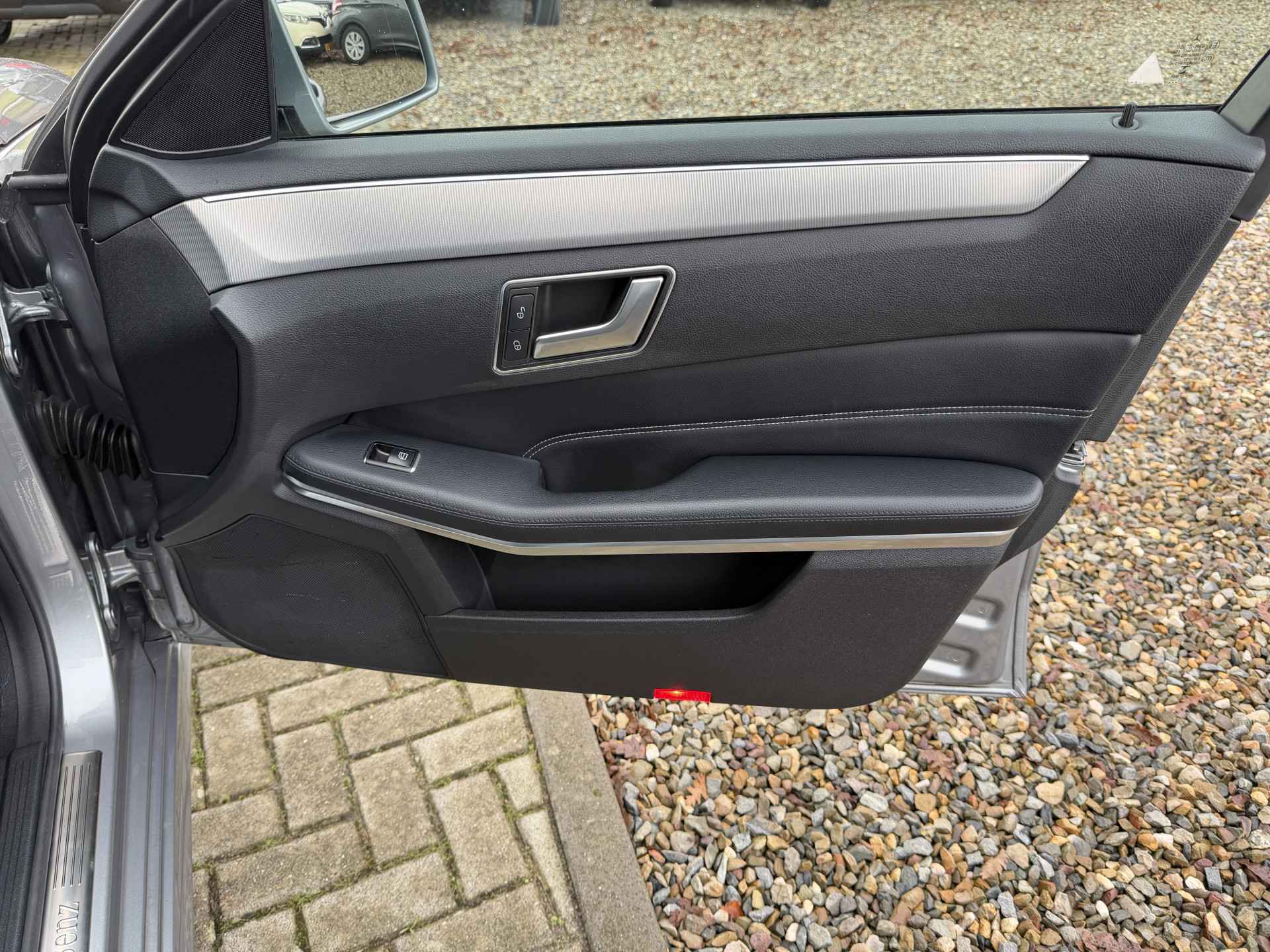 Foto van Mercedes-Benz E 200