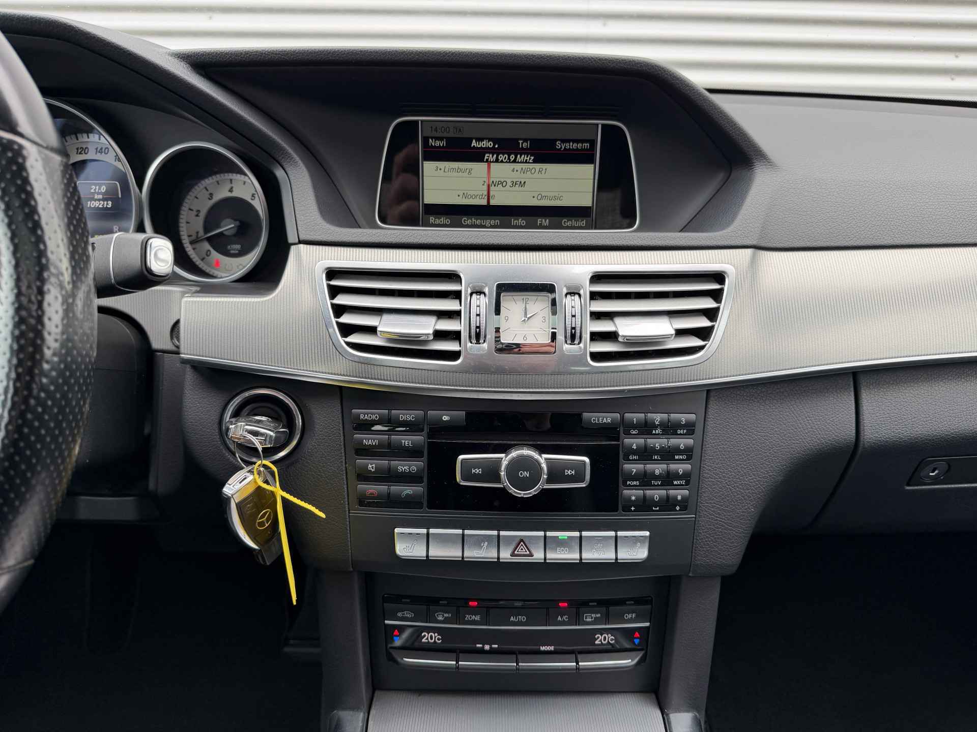 Foto van Mercedes-Benz E 200
