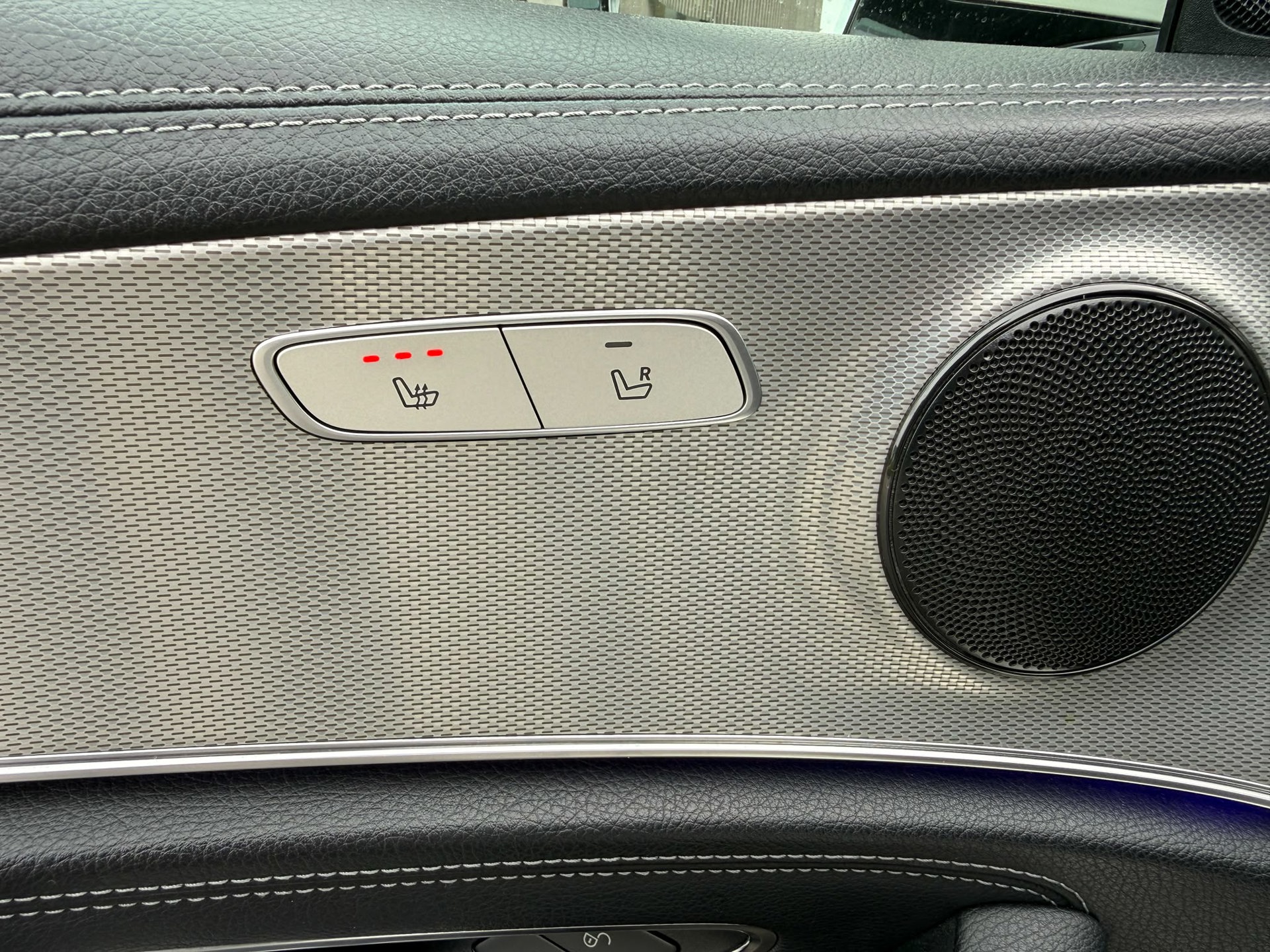 Foto van Mercedes-Benz E 220 D