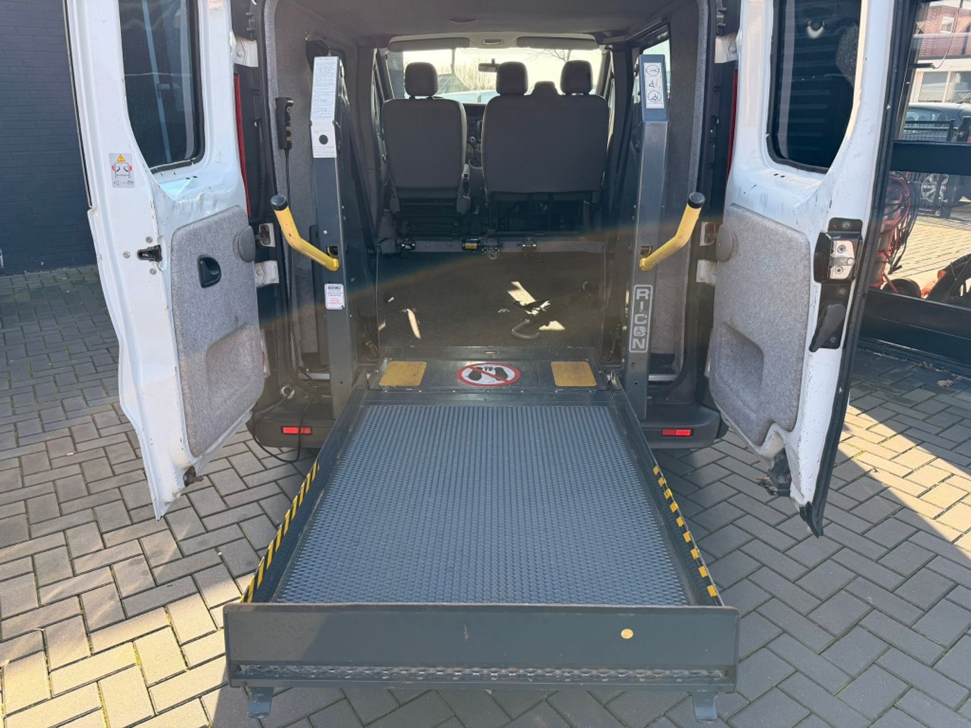 Foto van Renault Trafic T27 L1/h1 2.0 Dci 66kw E4