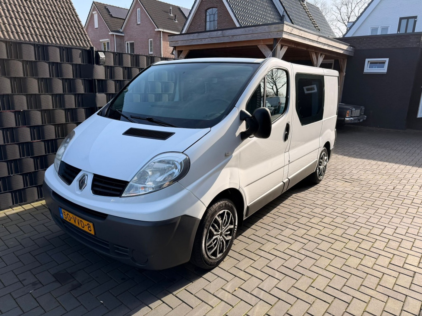 Renault Trafic T27 L1/h1 2.0 Dci 66kw E4 2.0 dCi T27 L1H1| WIT| ROLSTOELBUS| 4 PERS| NAP 2008 - voorkant