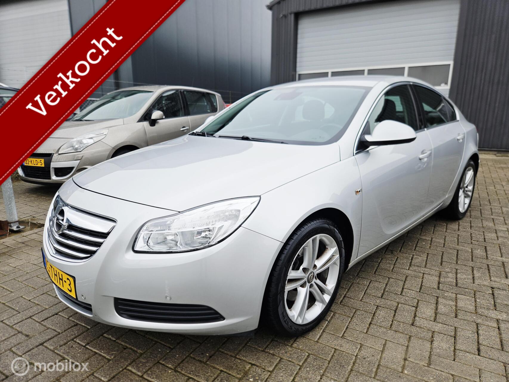Opel Insignia Limousine HB 1.6 T Edition AIRCO/CRUISE/NAVI APK 10/2026 VASTEPRIJS 2012 - voorkant