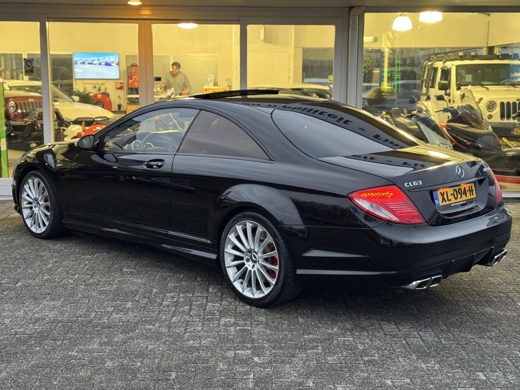 Foto van Mercedes-Benz CL 63 AMG