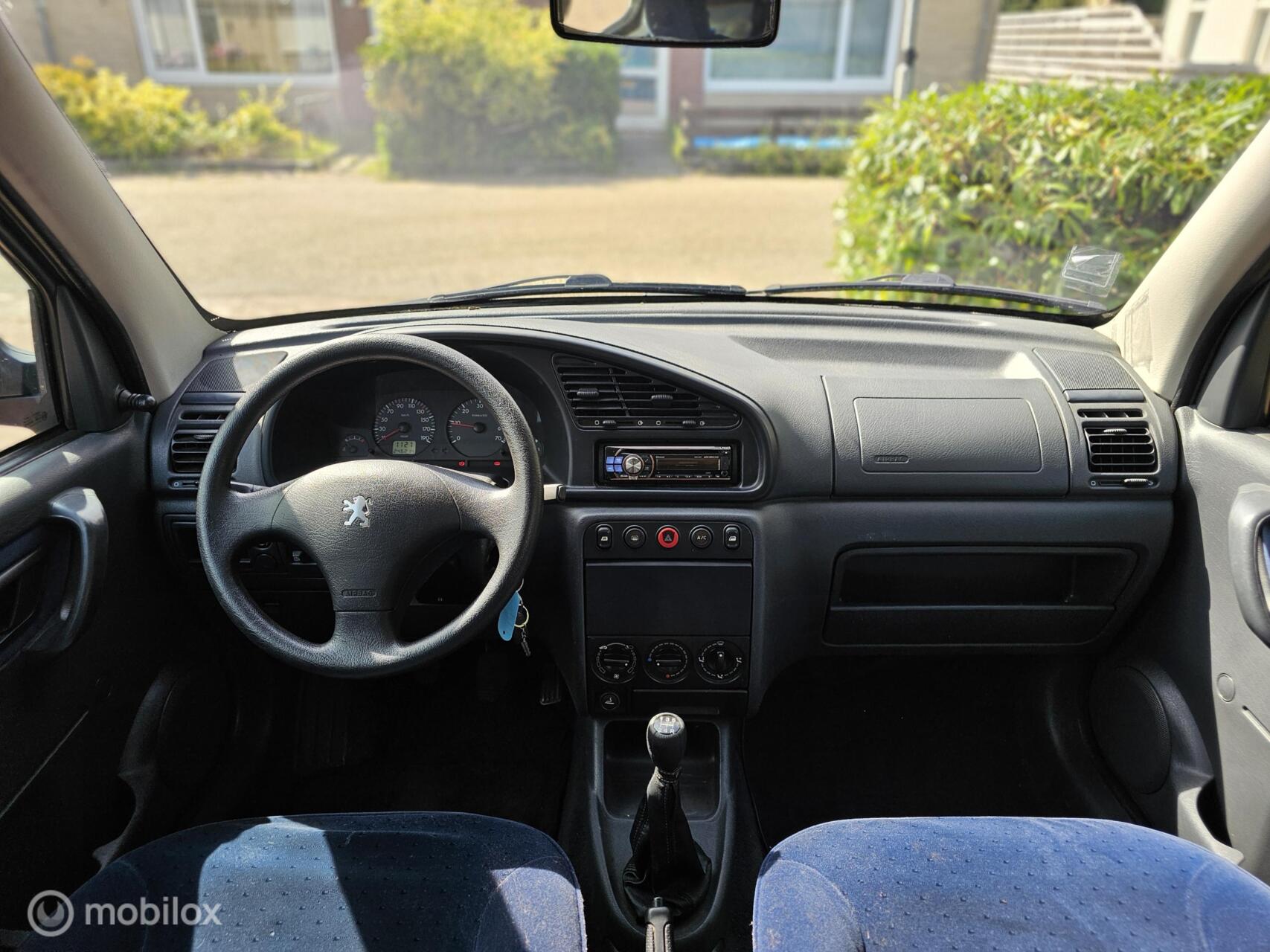 Foto van Peugeot Partner