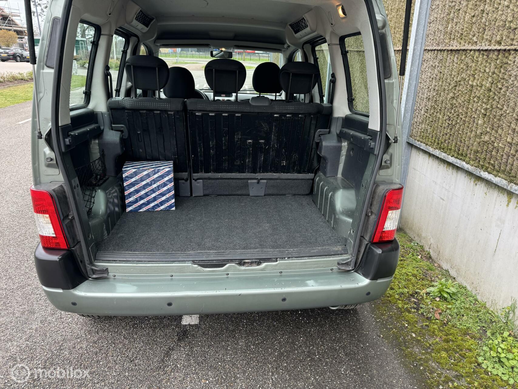 Foto van Peugeot Partner MPV