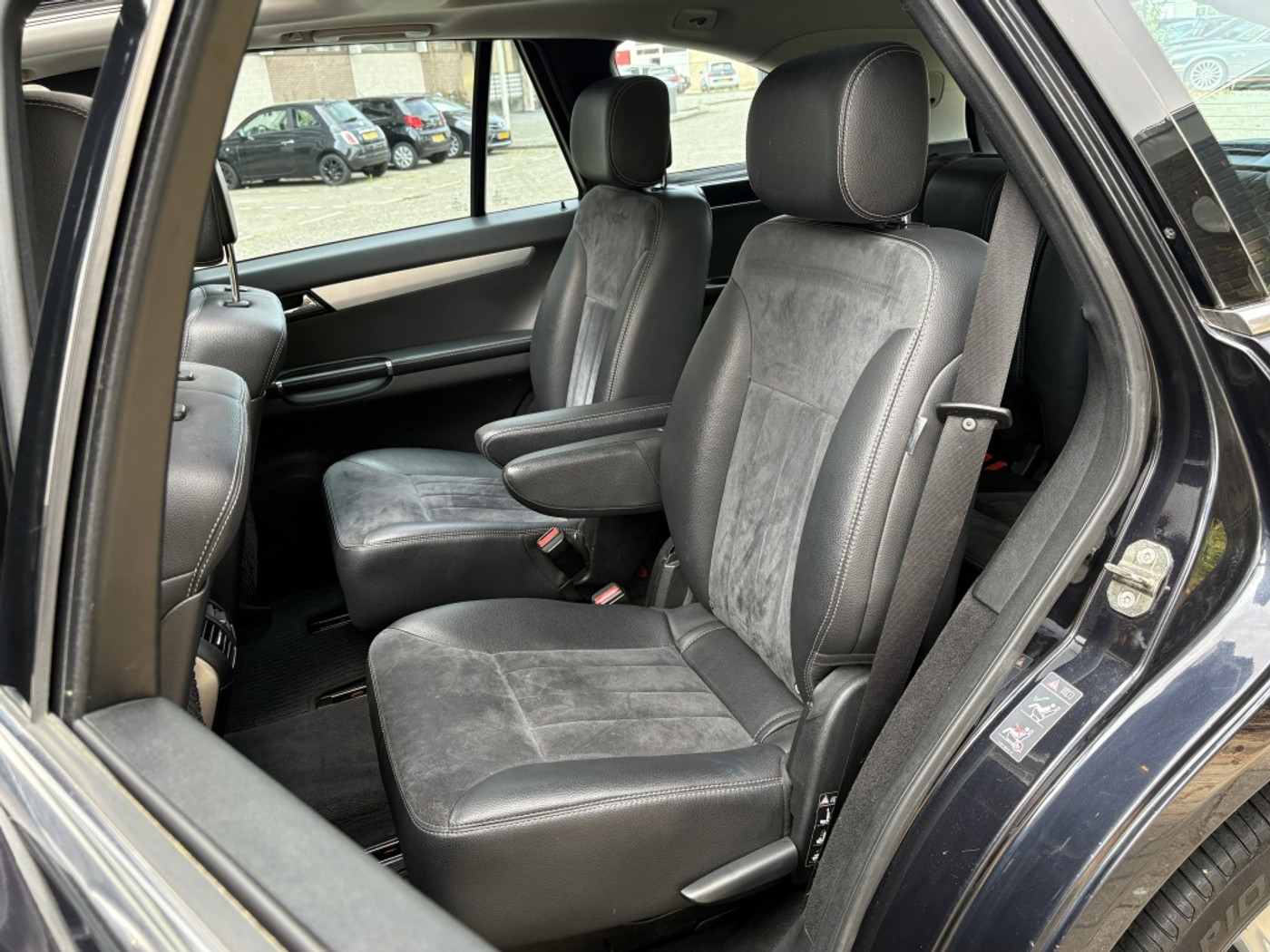 Foto van Mercedes-Benz R 350 4Matic
