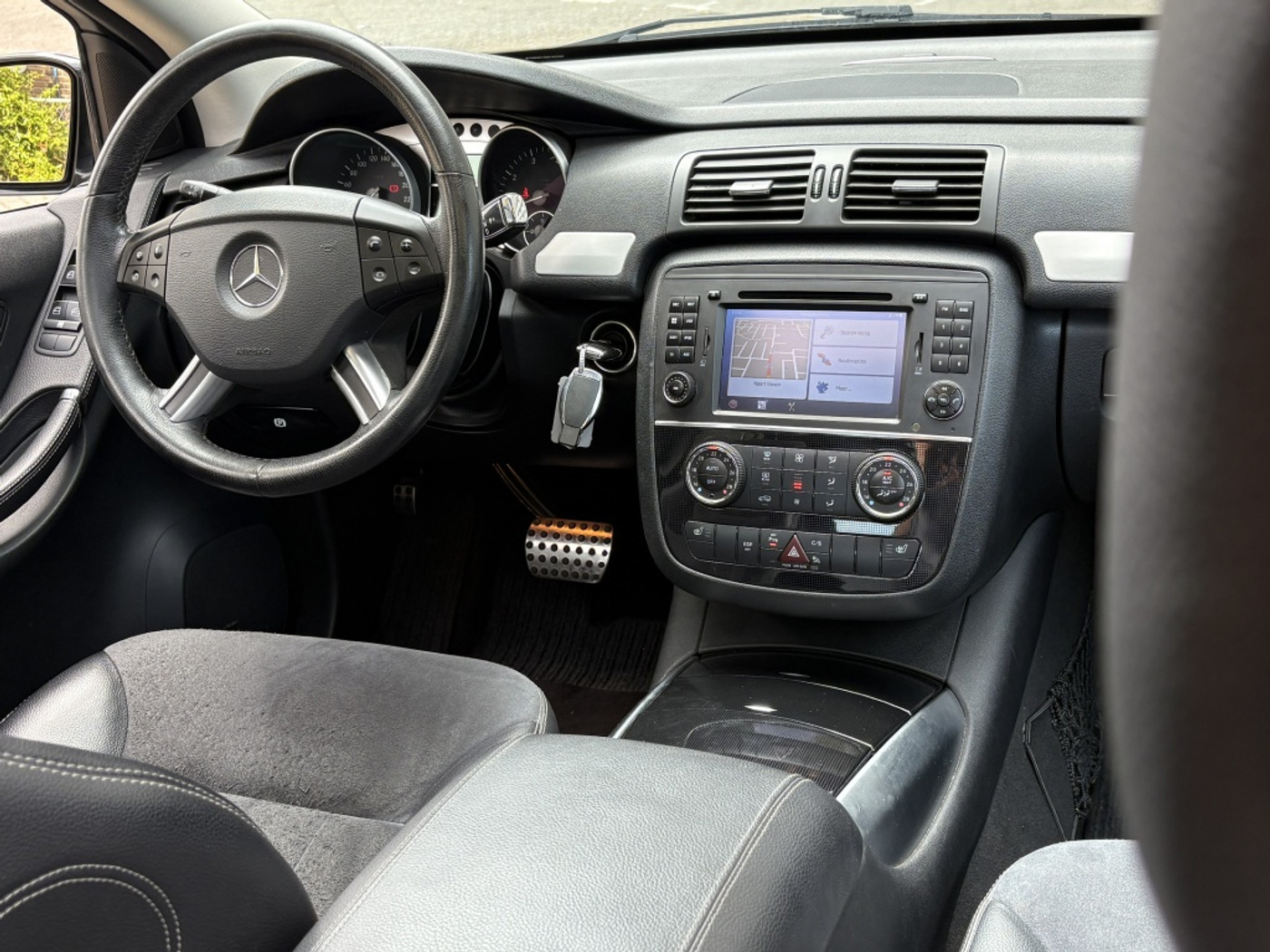 Foto van Mercedes-Benz R 350 4Matic