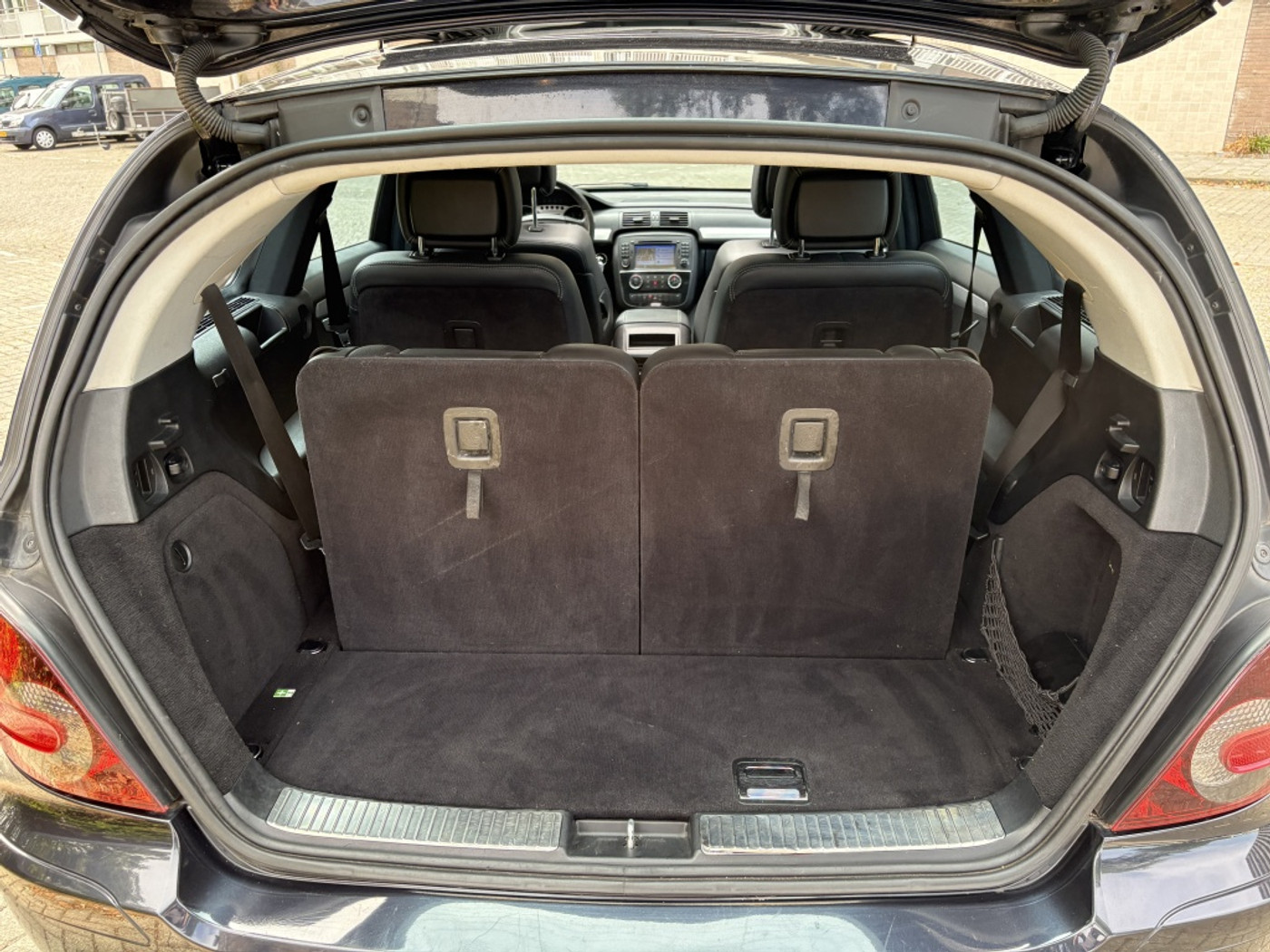 Foto van Mercedes-Benz R 350 4Matic