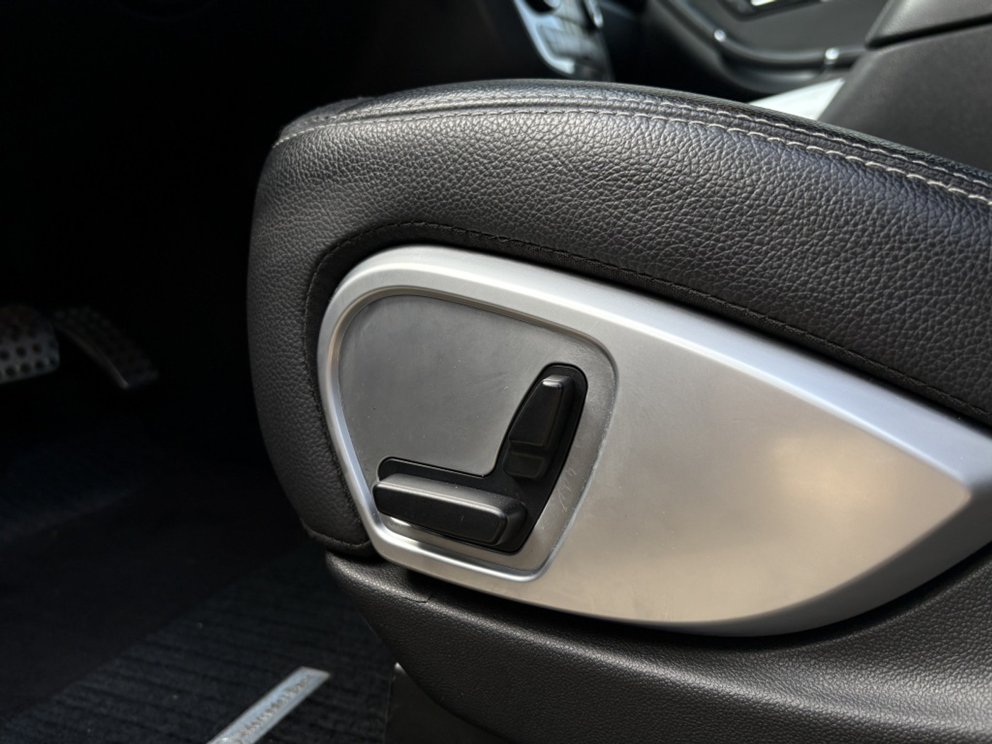 Foto van Mercedes-Benz R 350 4Matic