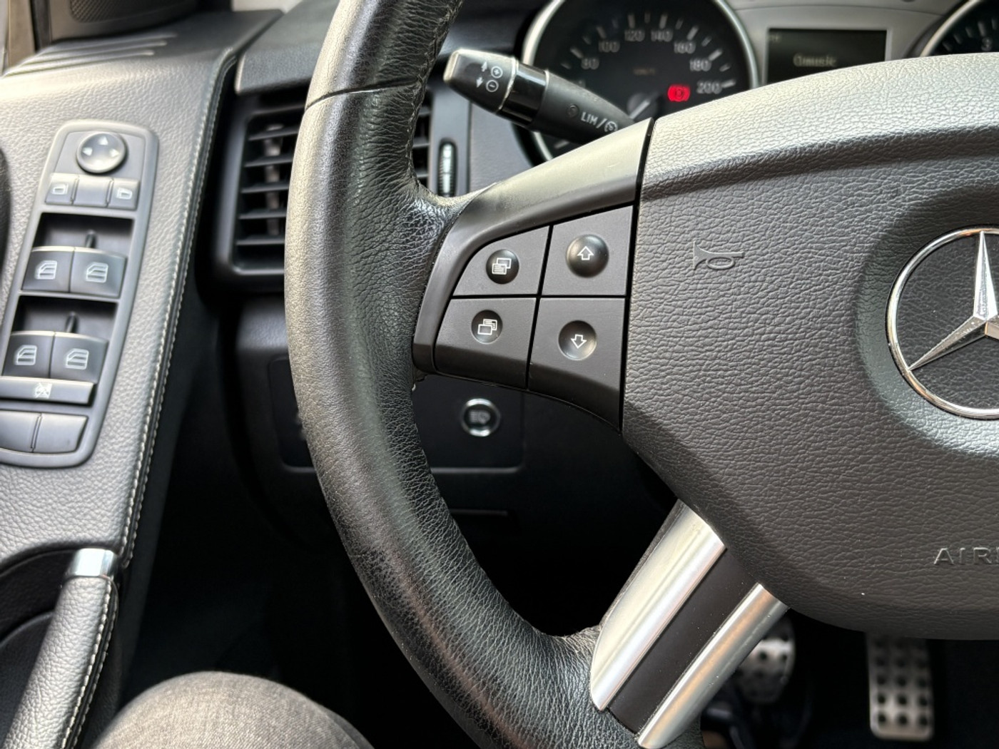 Foto van Mercedes-Benz R 350 4Matic