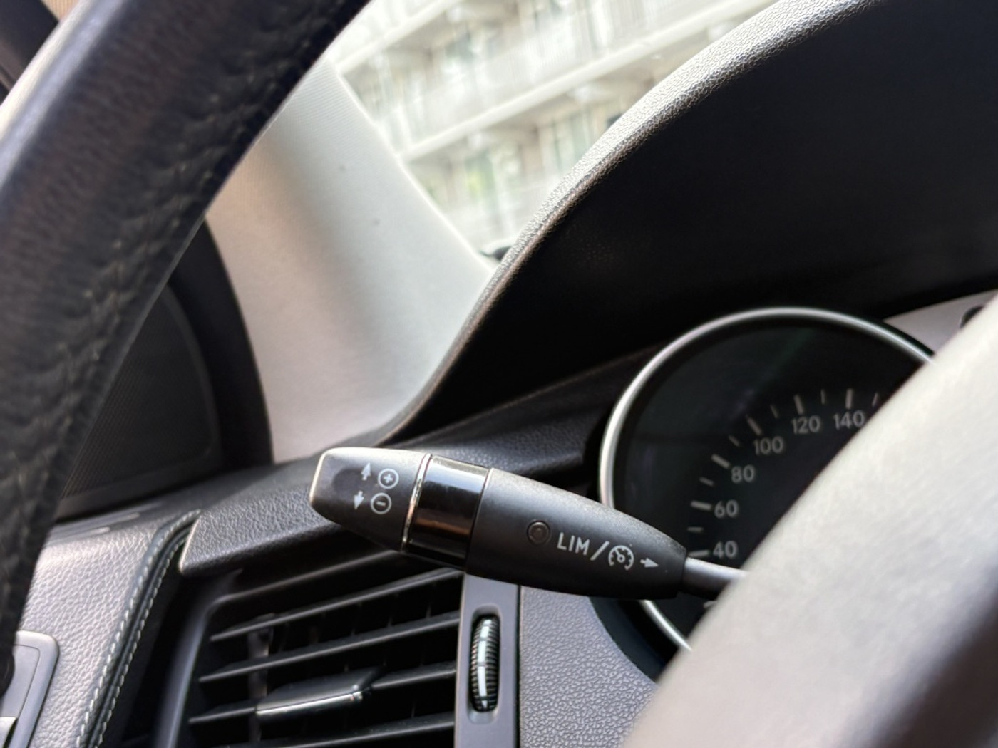 Foto van Mercedes-Benz R 350 4Matic