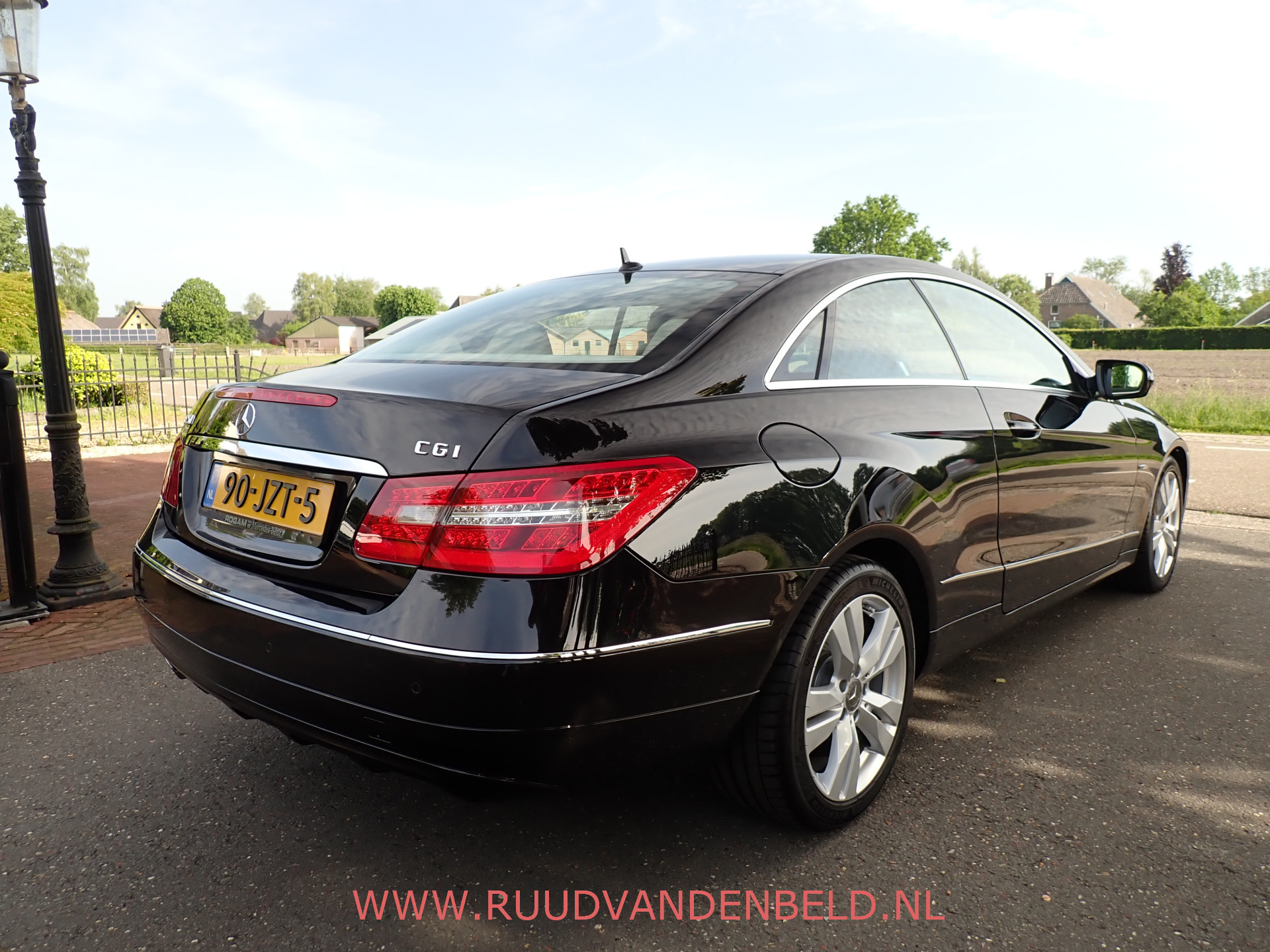 Foto van Mercedes-Benz E 250 Cgi