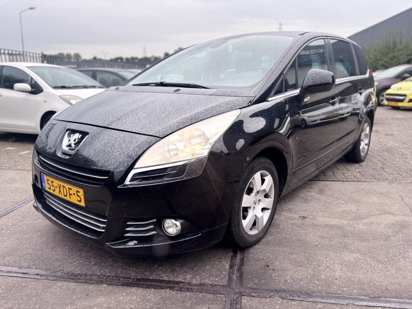 Peugeot 5008 1.6 e-HDi B Lease5p. AUTOMAAT! 2012 - voorkant