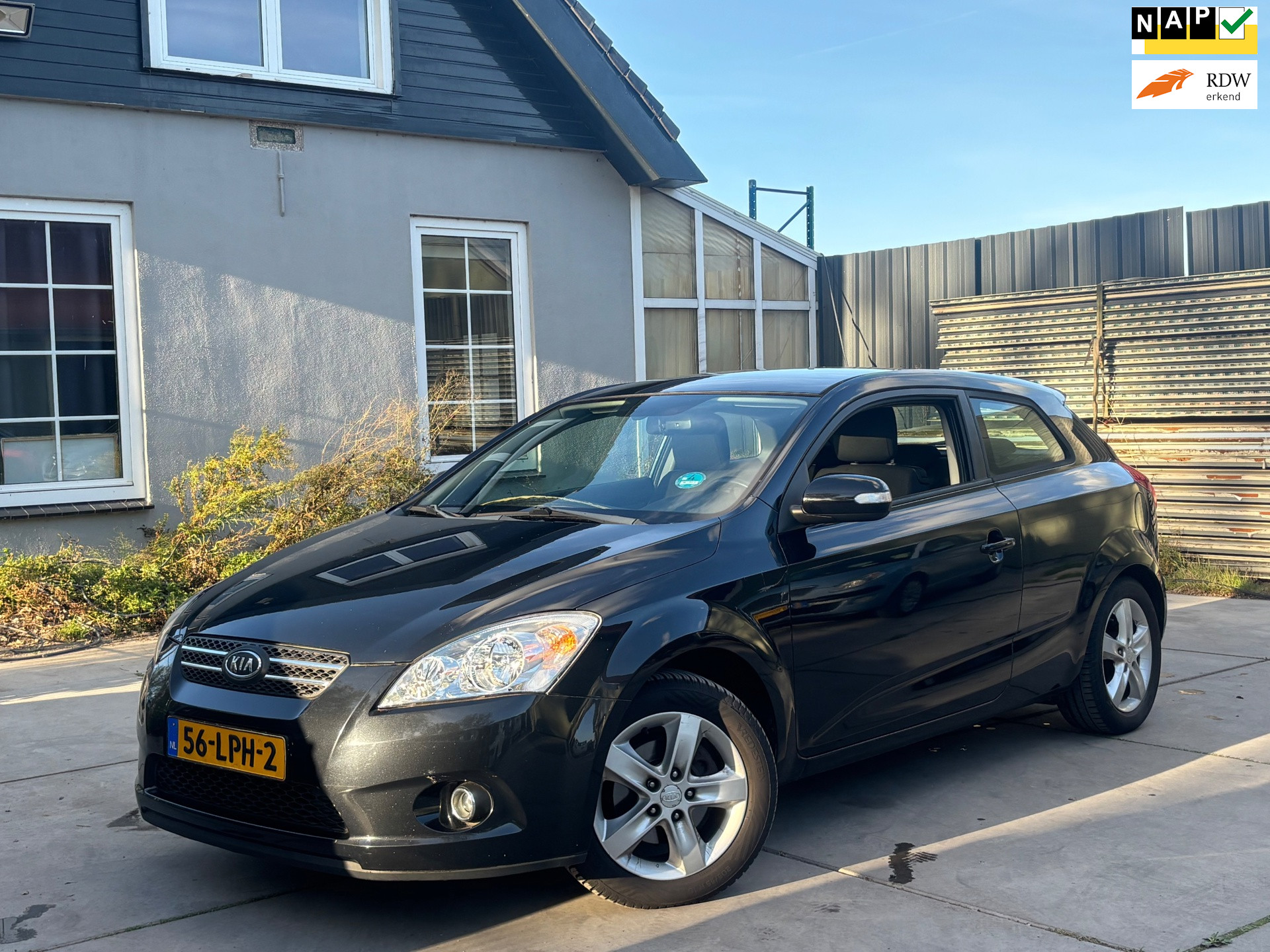 Kia Cee D 1.6 CVVT X-ecutive | Nieuwe APK | Airco | El. Ramen | Parkeersensoren | Sportvelgen | Rijklaar! 2010 - voorkant