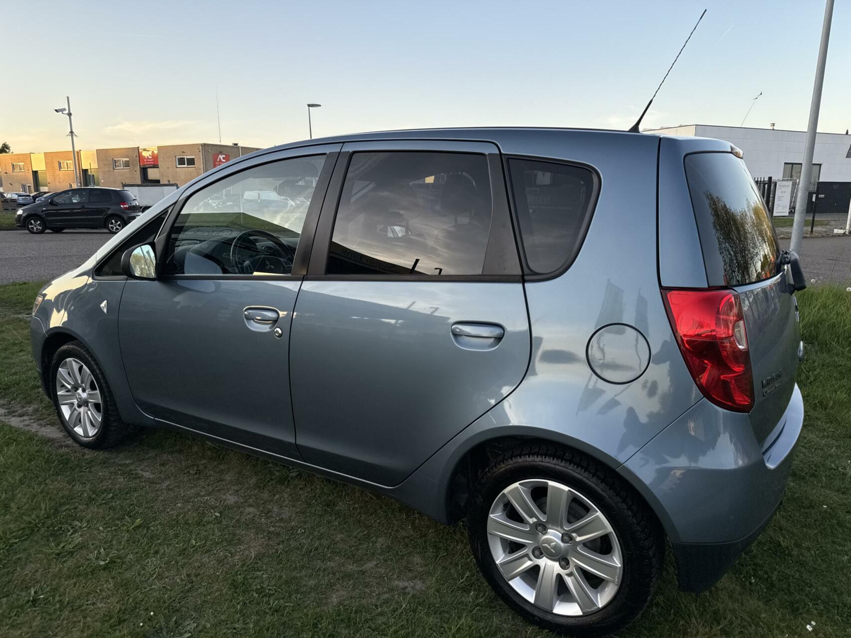 Foto van Mitsubishi Colt