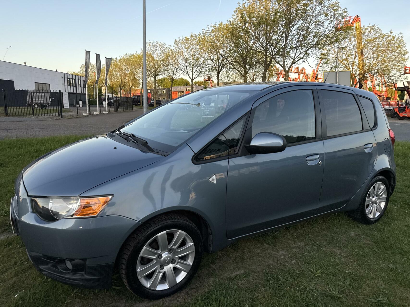 Foto van Mitsubishi Colt
