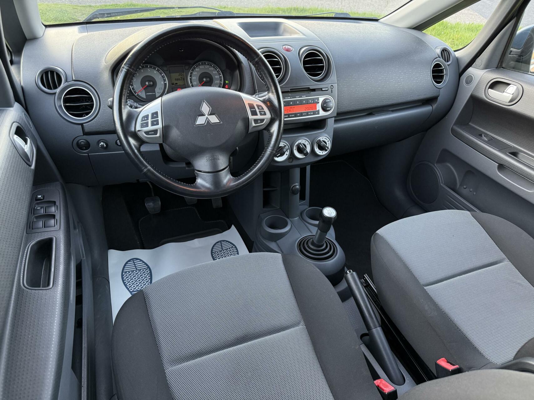 Foto van Mitsubishi Colt