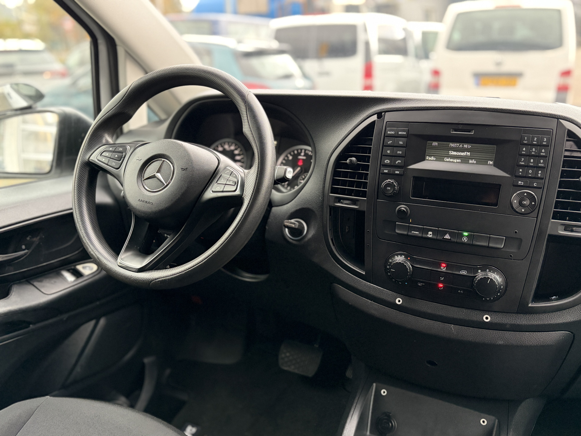 Foto van Mercedes-Benz Vito Tourer