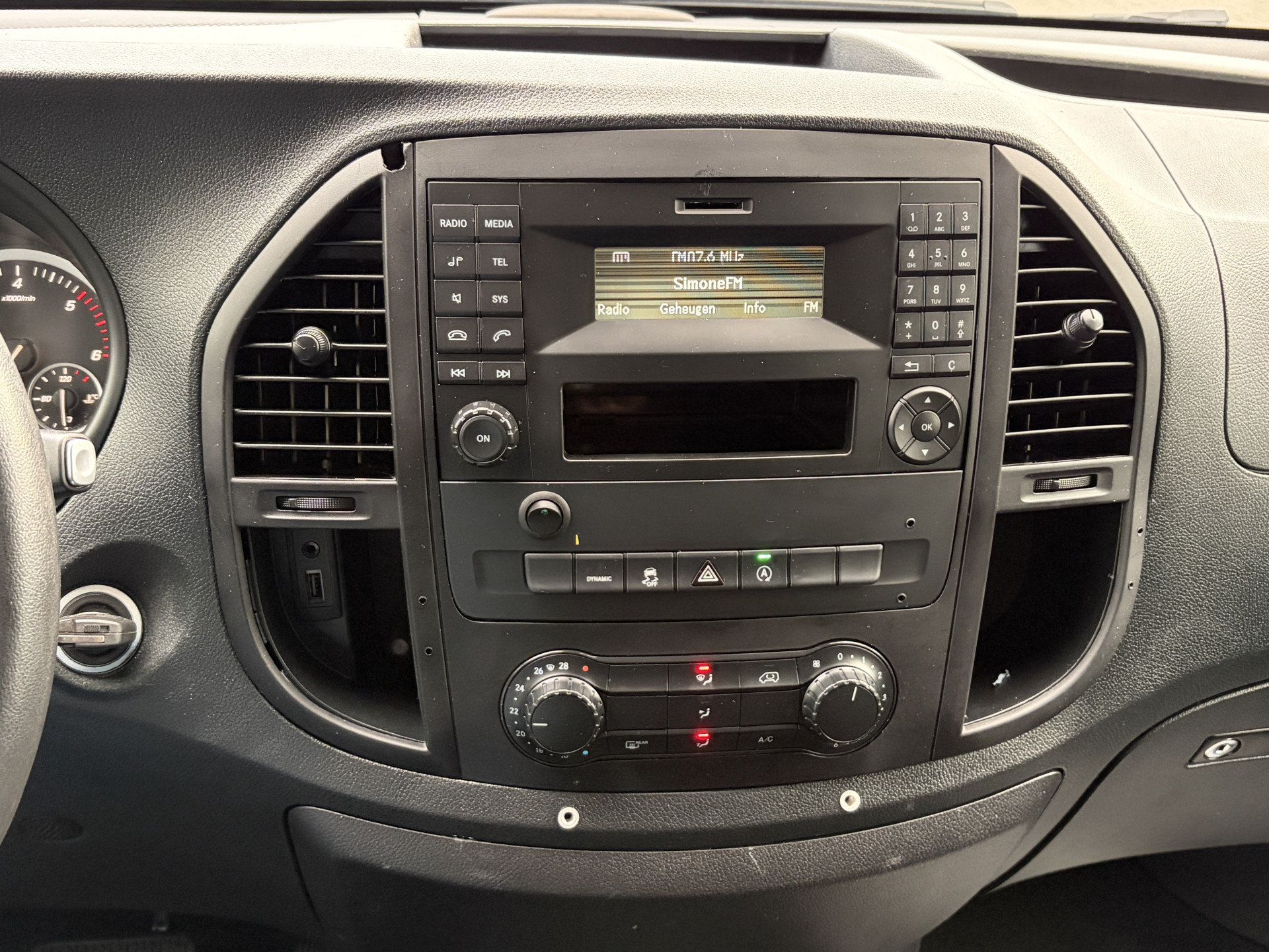 Foto van Mercedes-Benz Vito Tourer