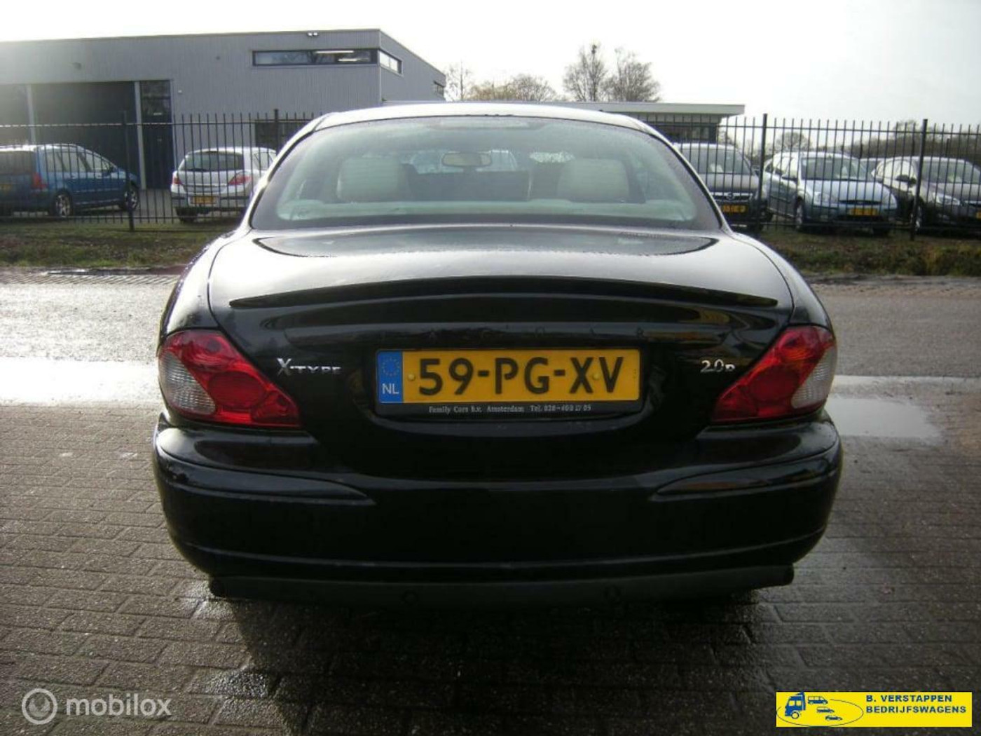 Foto van Jaguar X-type