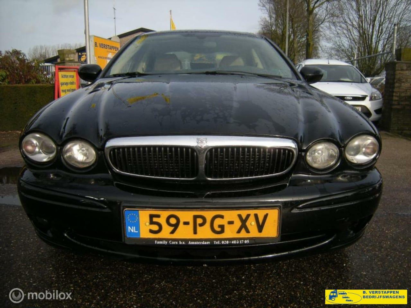 Foto van Jaguar X-type