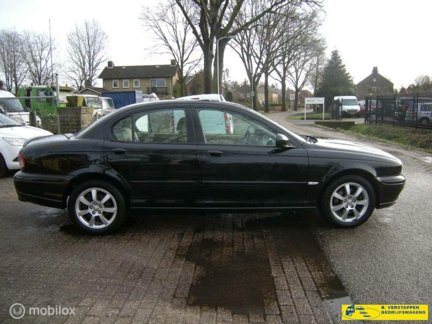 Foto van Jaguar X-type