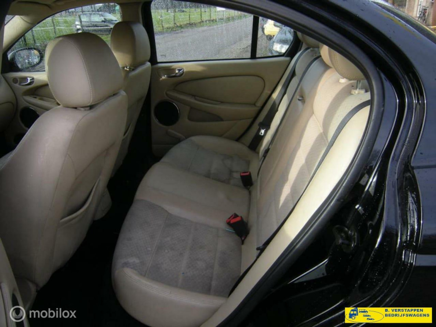 Foto van Jaguar X-type