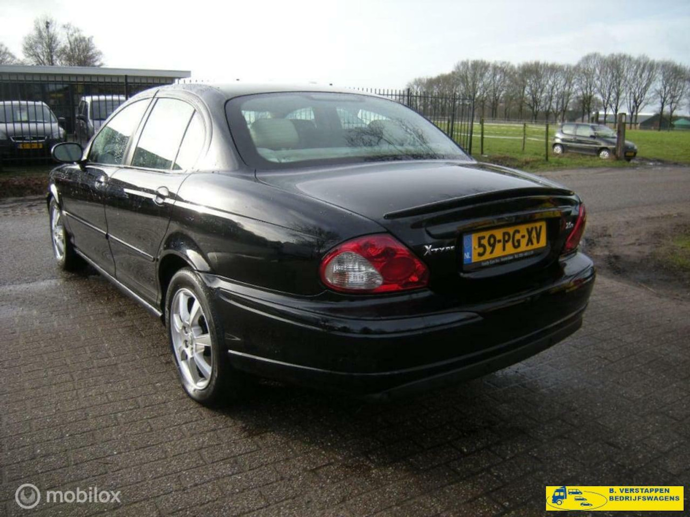 Foto van Jaguar X-type