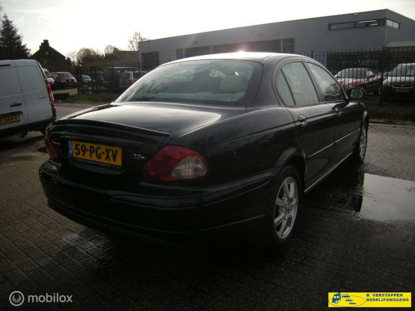 Foto van Jaguar X-type