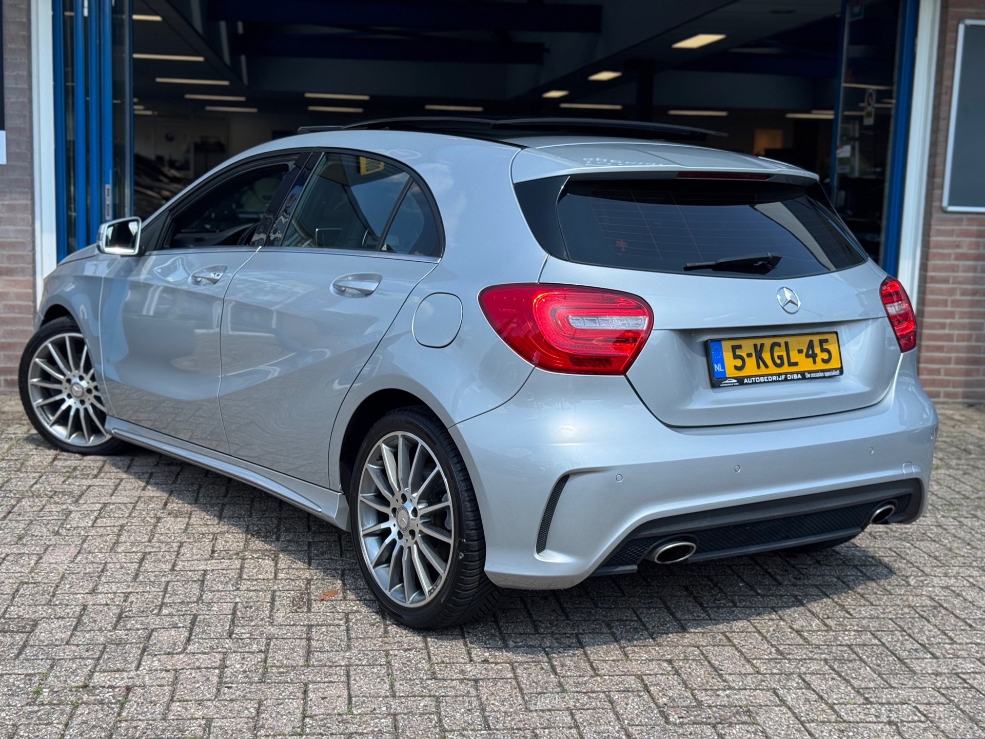 Foto van Mercedes-Benz A 200