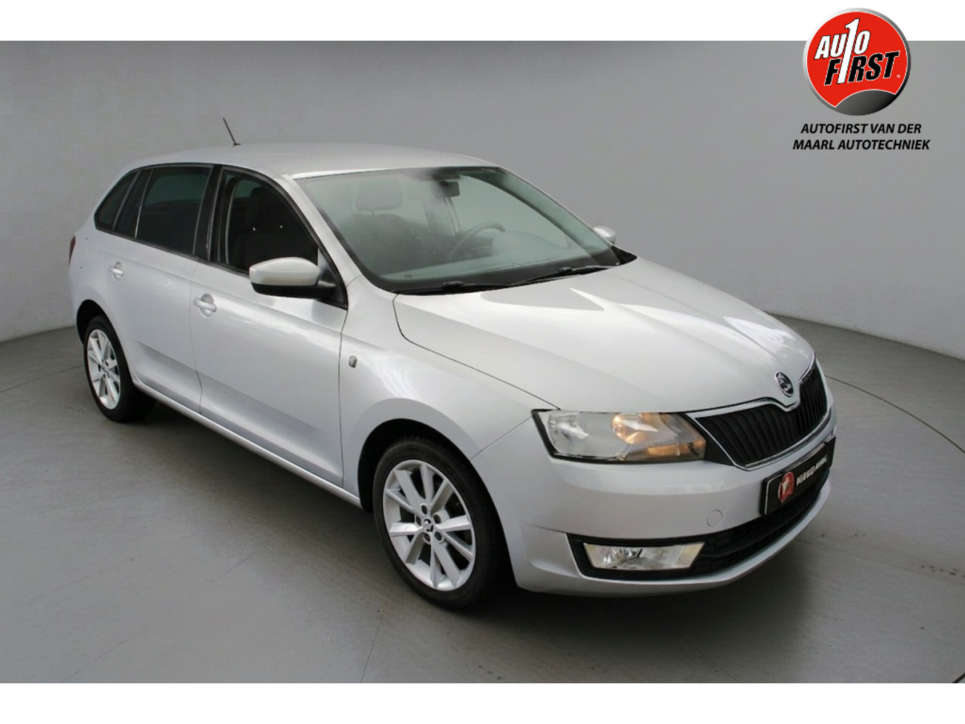 Skoda Rapid 1.2 TSI Grt Amb BL P 2015 - voorkant