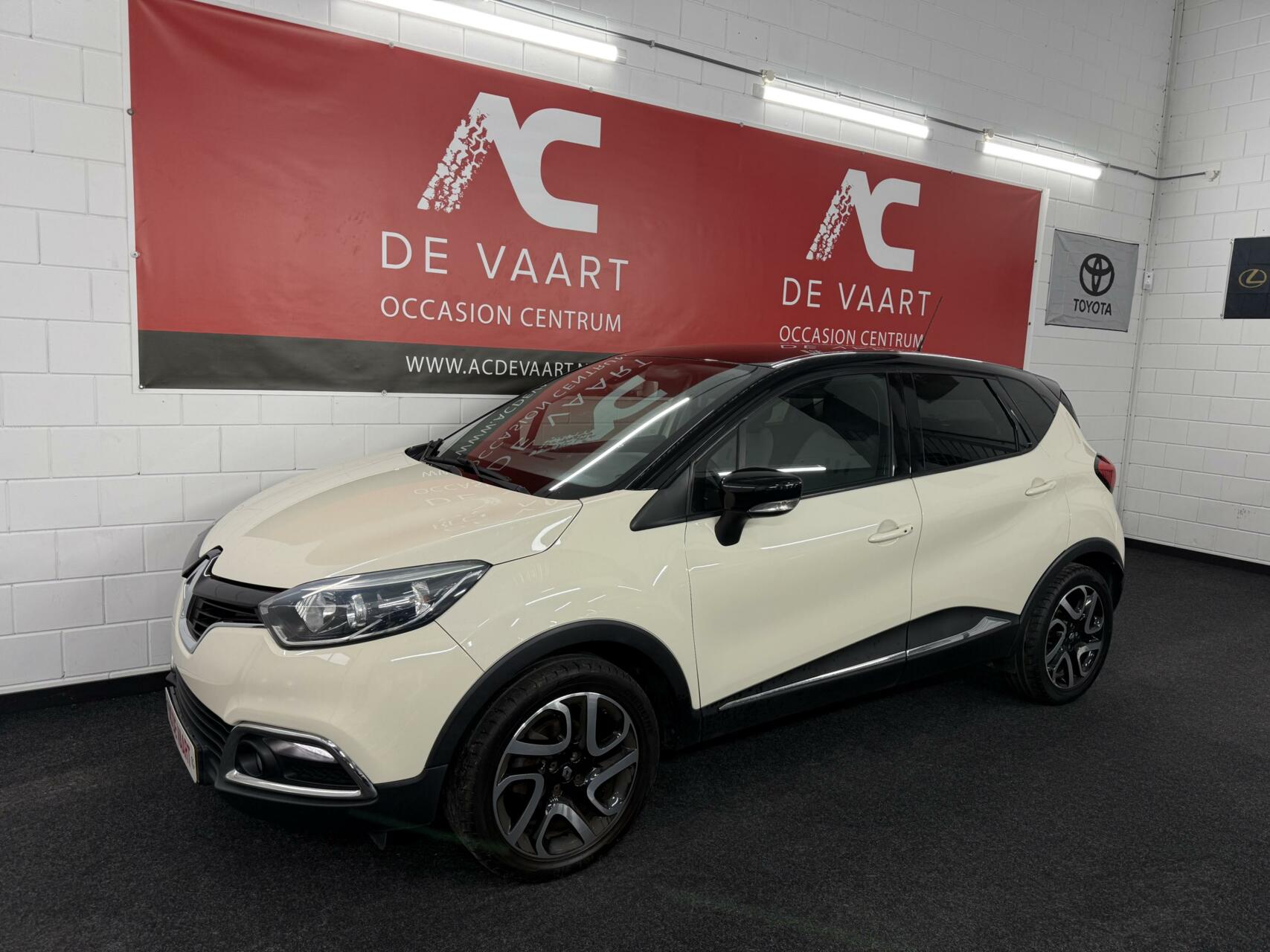 Renault Captur 0.9 TCe Helly Hansen - VERKOCHT! 2014 - voorkant