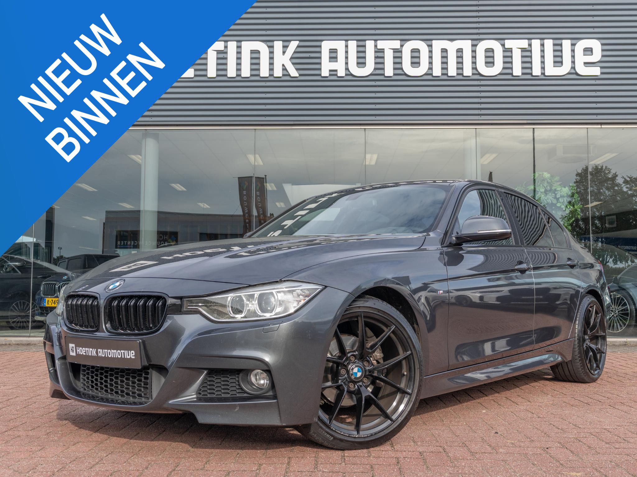 BMW 320i 320i Executive 2015 - voorkant